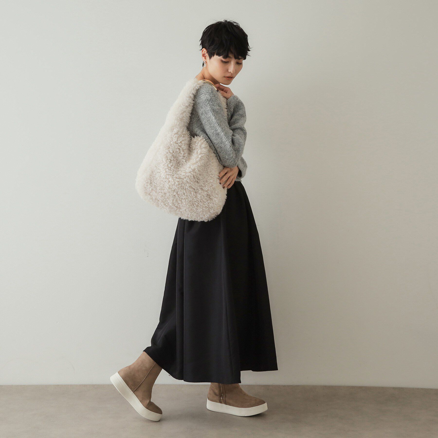 OPAQUE.CLIP「【A4サイズ対応】ラム風フェイクファーワンショルダーバッグ」|ショルダー・メッセンジャー|