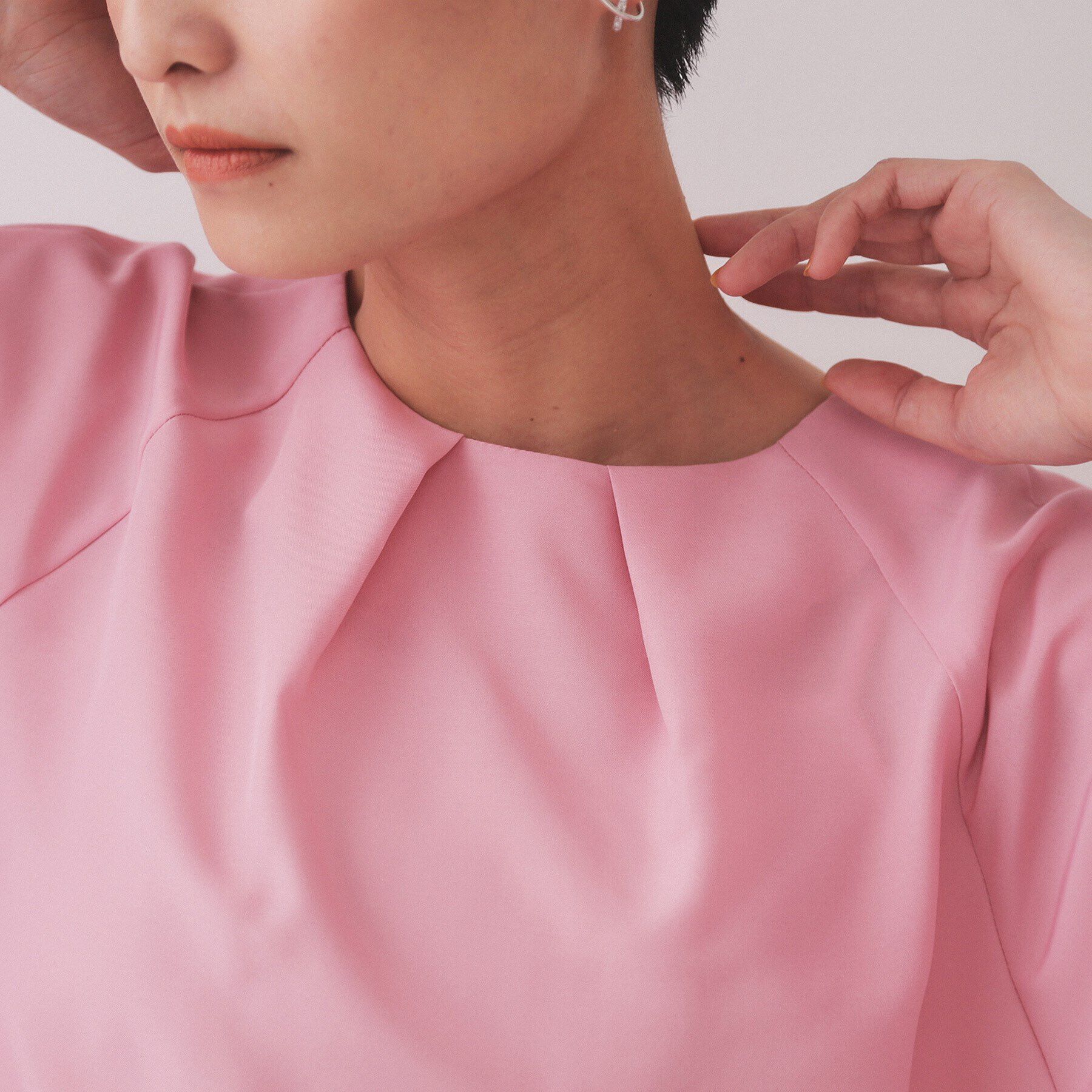 OPAQUE.CLIP「シャーリングスリーブブラウス【洗濯機洗い可】」|シャツ・ブラウス|