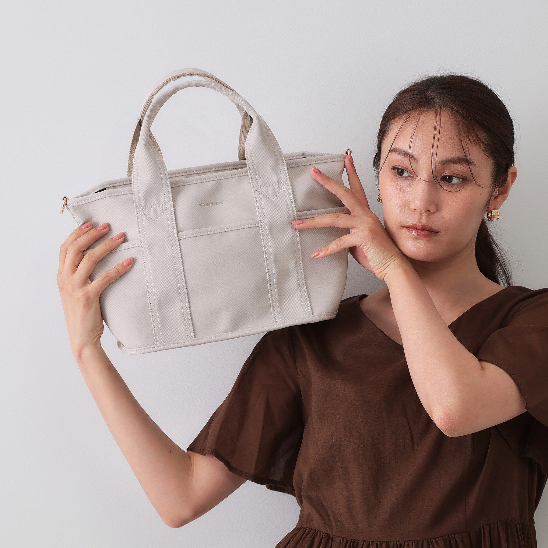 OPAQUE.CLIP「【軽量/撥水加工/2WAY/多ポケット】ツイルミドルサイズトートバッグ」|トートバッグ|