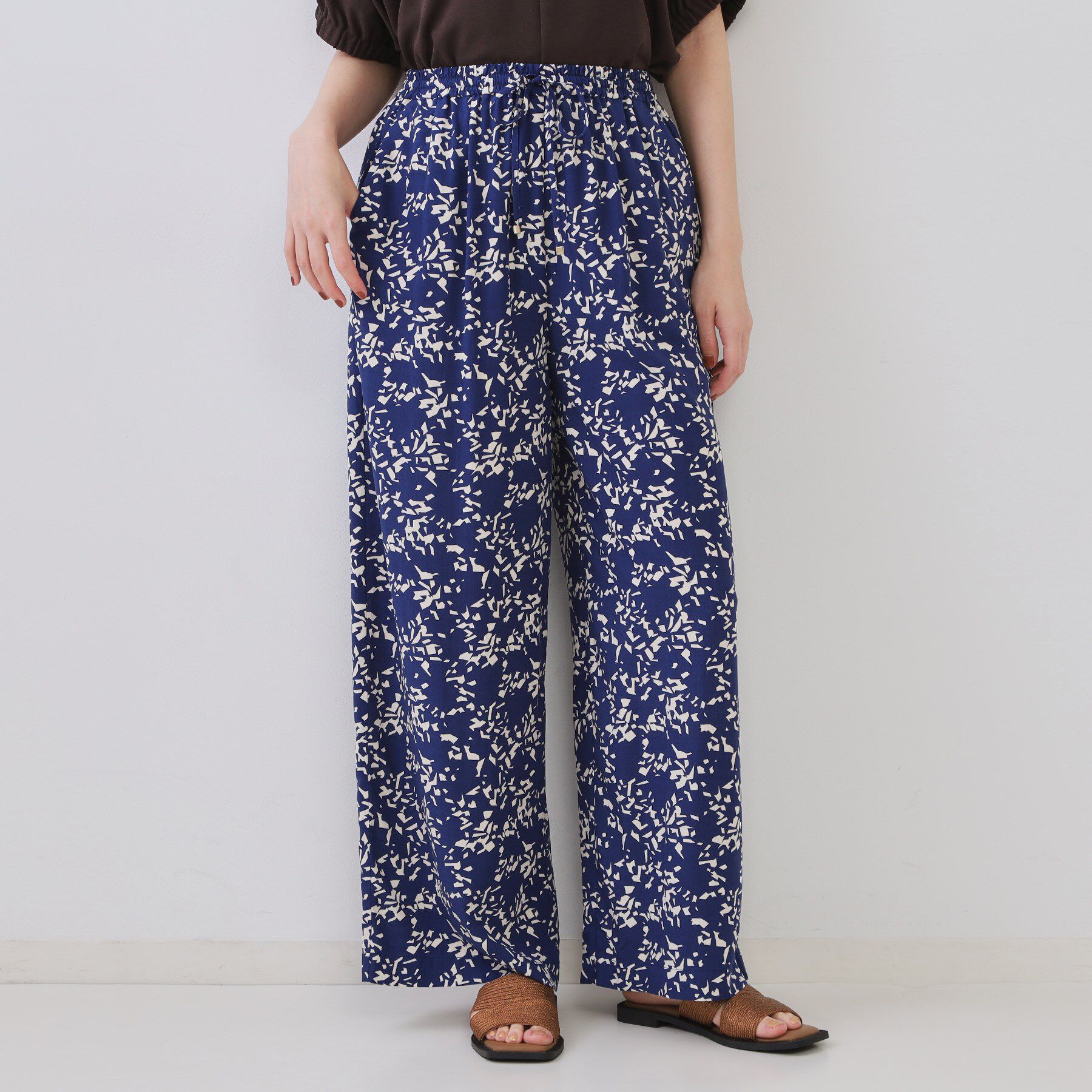 OPAQUE.CLIP「幾何柄プリントイージーワイドパンツ/セットアップ対応【洗える】」|その他|