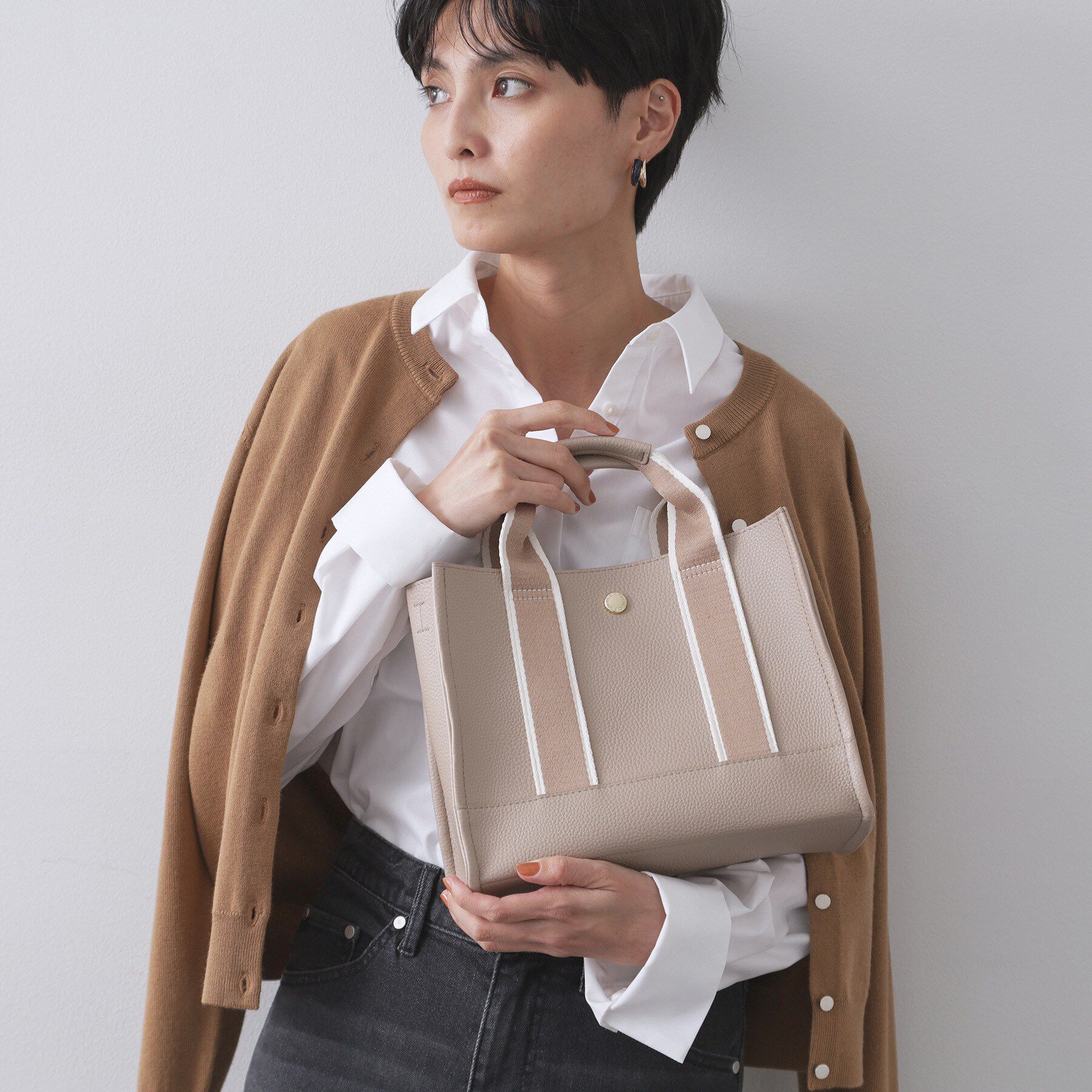 OPAQUE.CLIP「【軽量/2WAY】ラインテープスクエアミドルトートバッグ」|トートバッグ|ベージュ(052)
