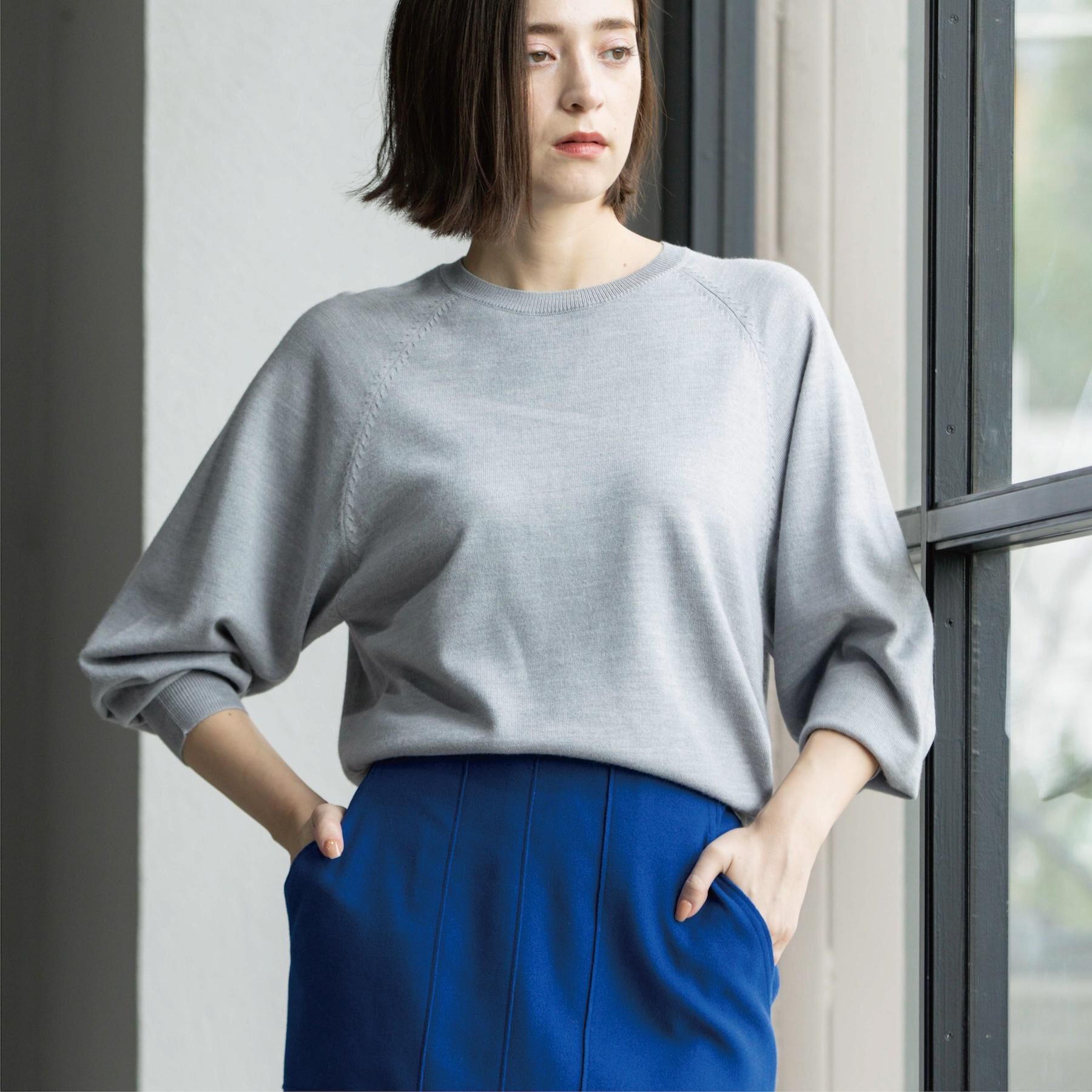 OPAQUE.CLIP「ラグランクルーネックニット/エクストラファインメリノウール【THEシリーズ/洗濯機OK】《6col/」|ニット・セーター|グレー(812)