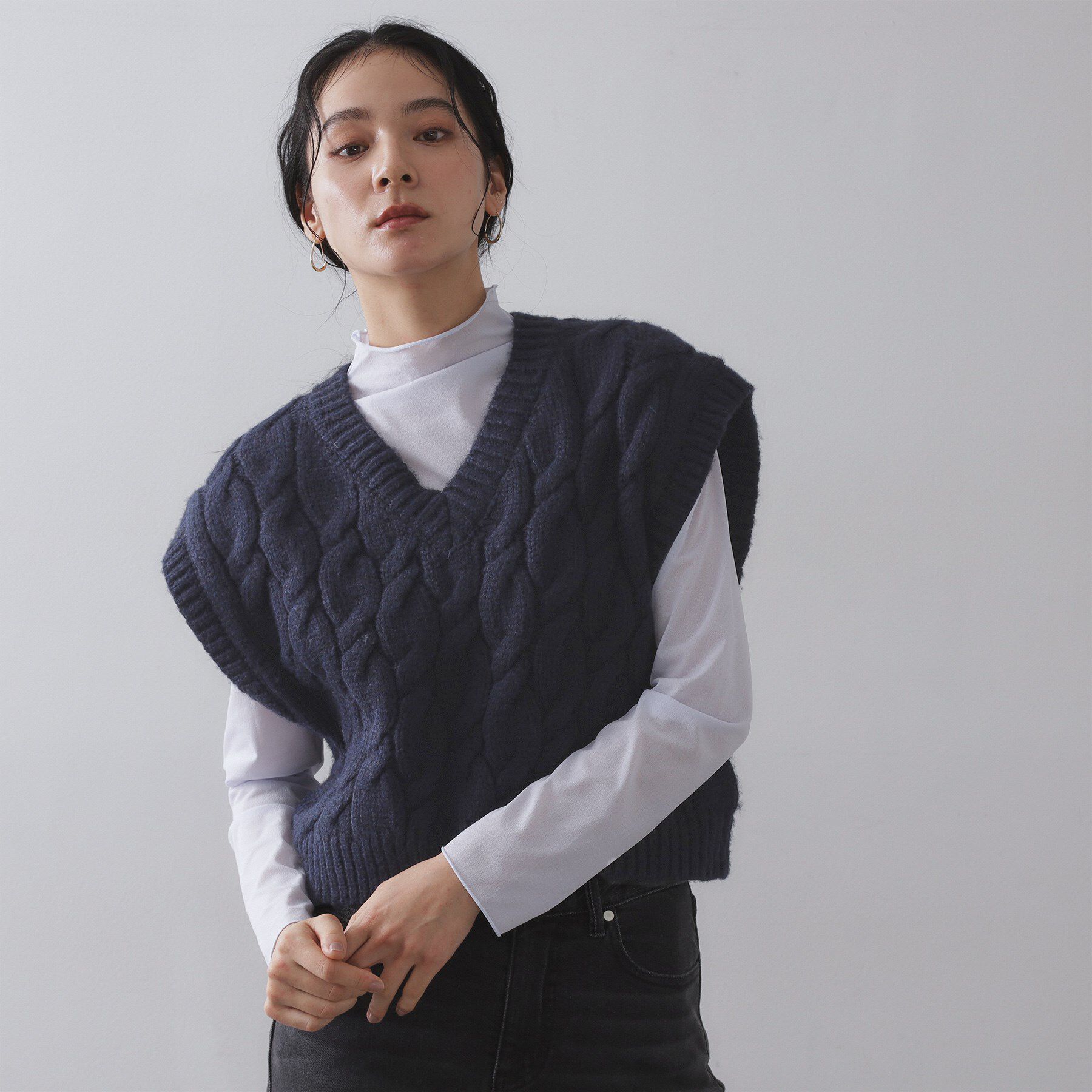 OPAQUE.CLIP「ケーブルローゲージベスト【洗濯機OK】」|ベスト・ジレ|ネイビー(094)