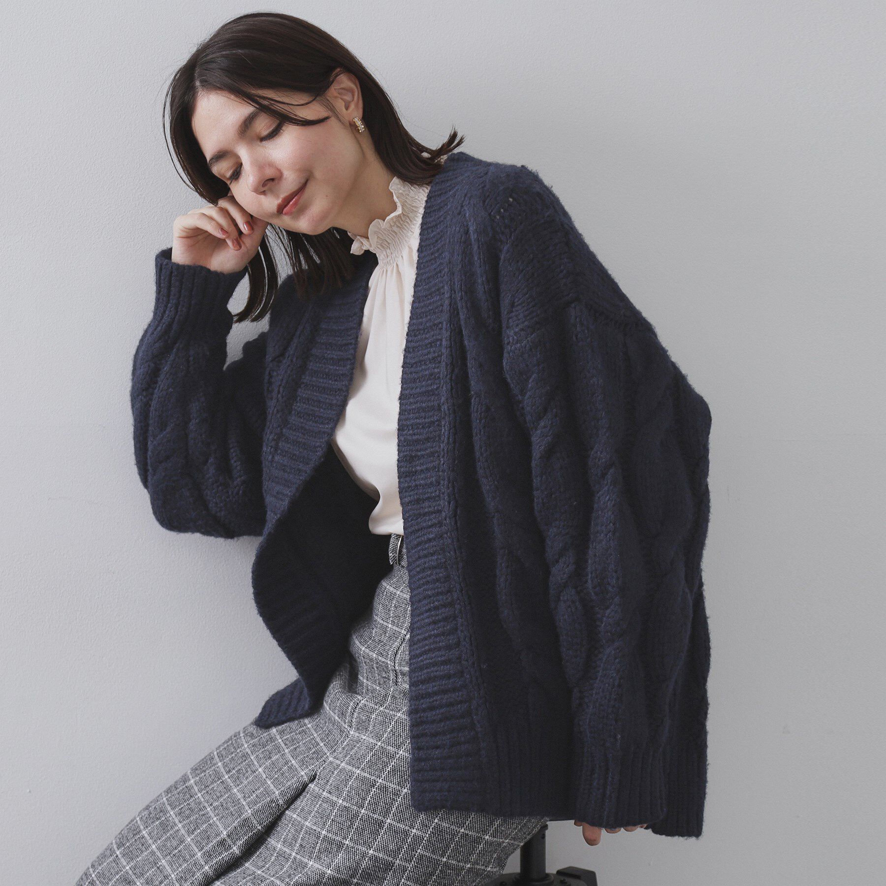 OPAQUE.CLIP「ケーブルローゲージニットカーディガン【洗濯機OK】」|カーディガン|ネイビー(094)