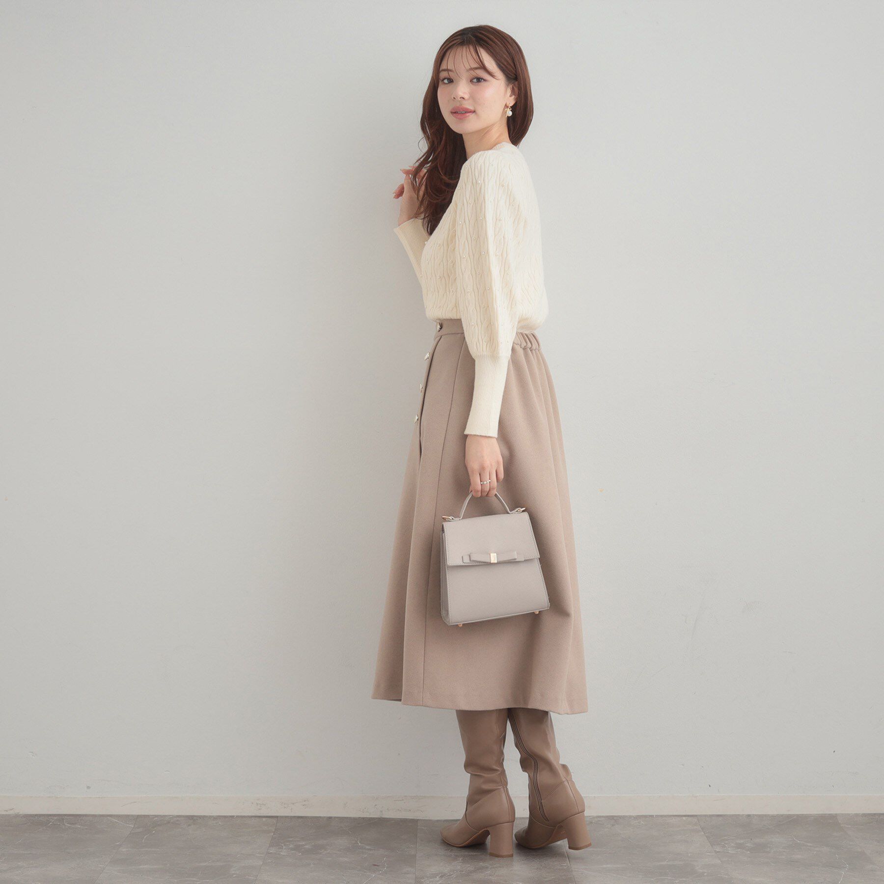 Couture broach「【華やぎ・一枚で着映え】ケーブルパール調ニット」|ニット・セーター|