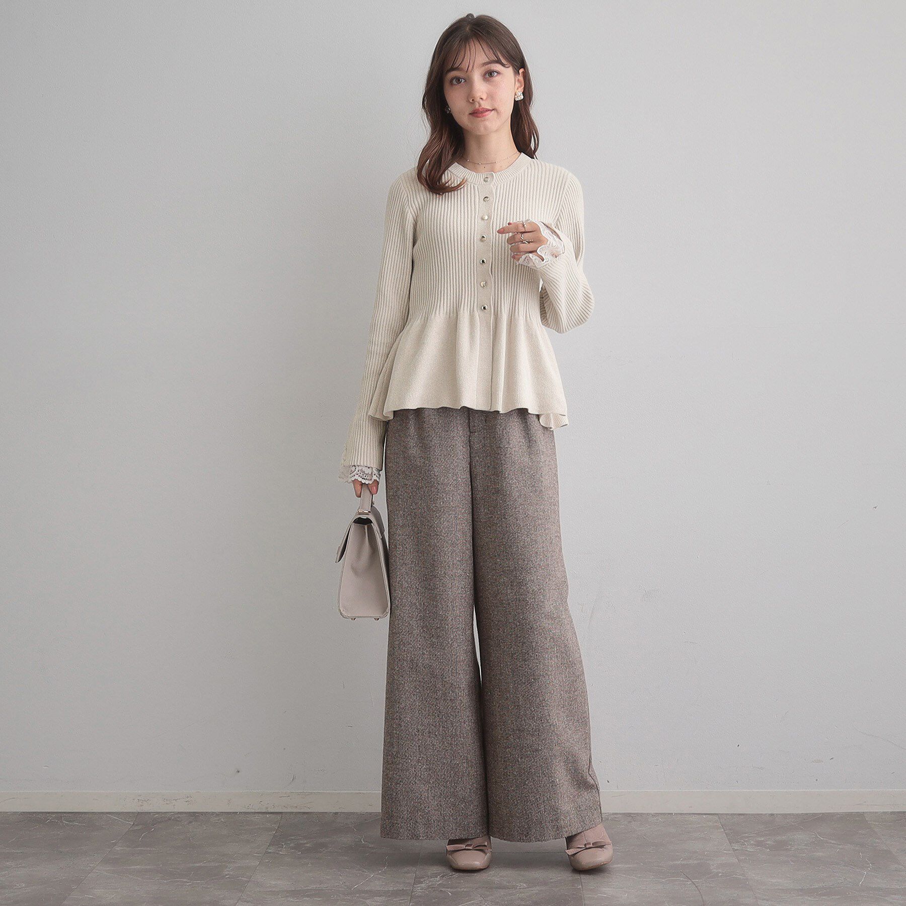 Couture broach「【袖口レース・着映え】短毛モールペプラム カーデ」|カーディガン|