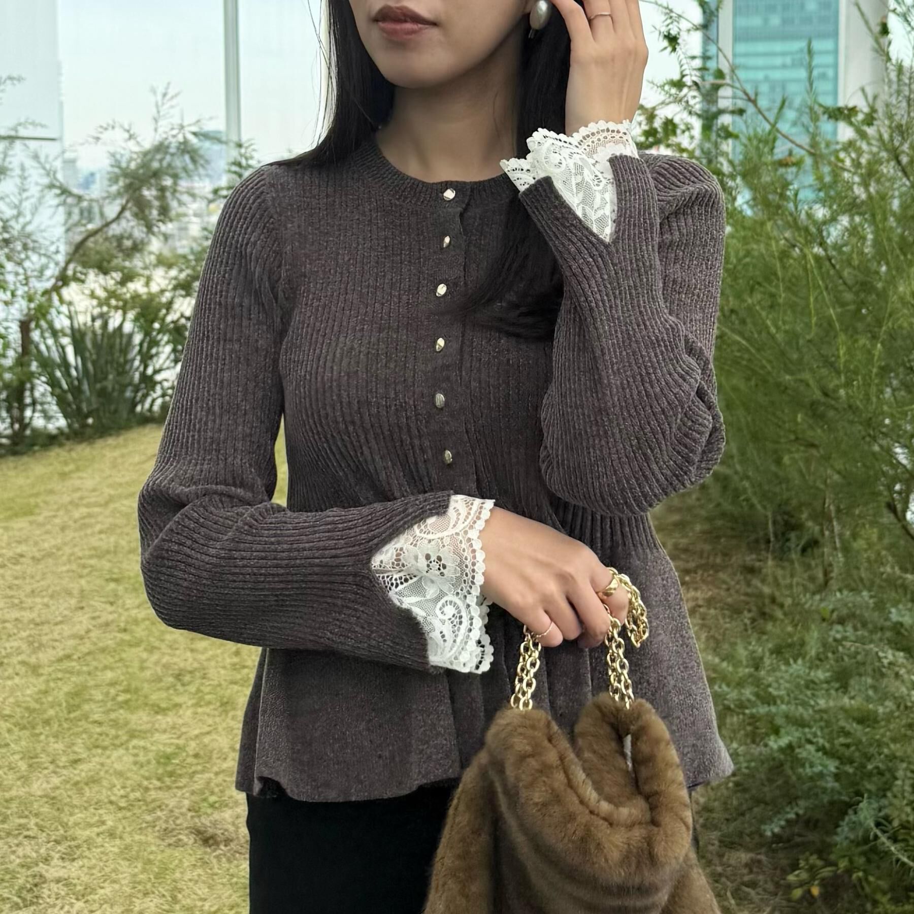 Couture broach「【袖口レース・着映え】短毛モールペプラム カーデ」|カーディガン|