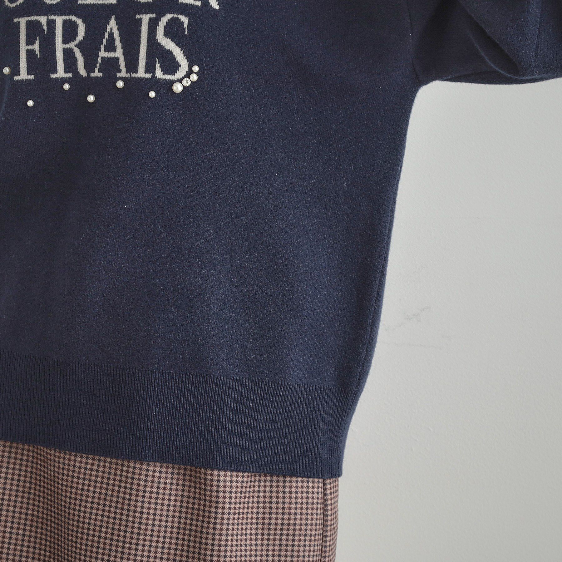 Couture broach「【パール調・ビジューデザイン】華やかロゴニット」|ニット・セーター|