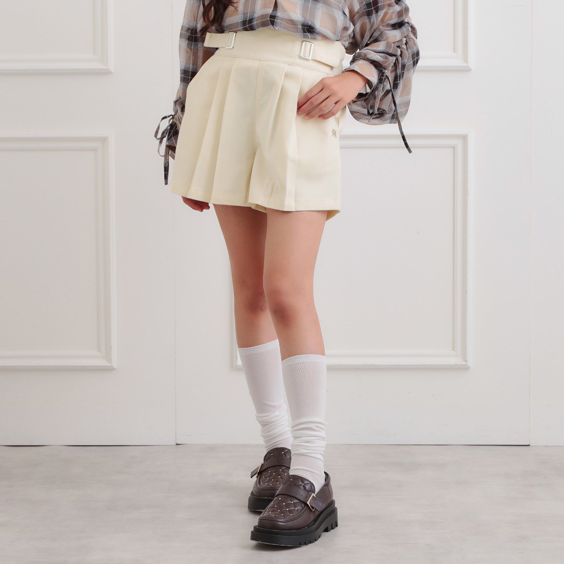 PINK-latte「バックルハイウエストショートパンツ」|キュロット|