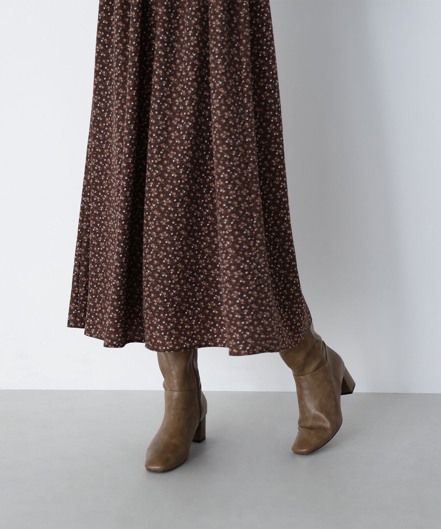  「ミニフラワーシャーリングワンピース」|ワンピース|