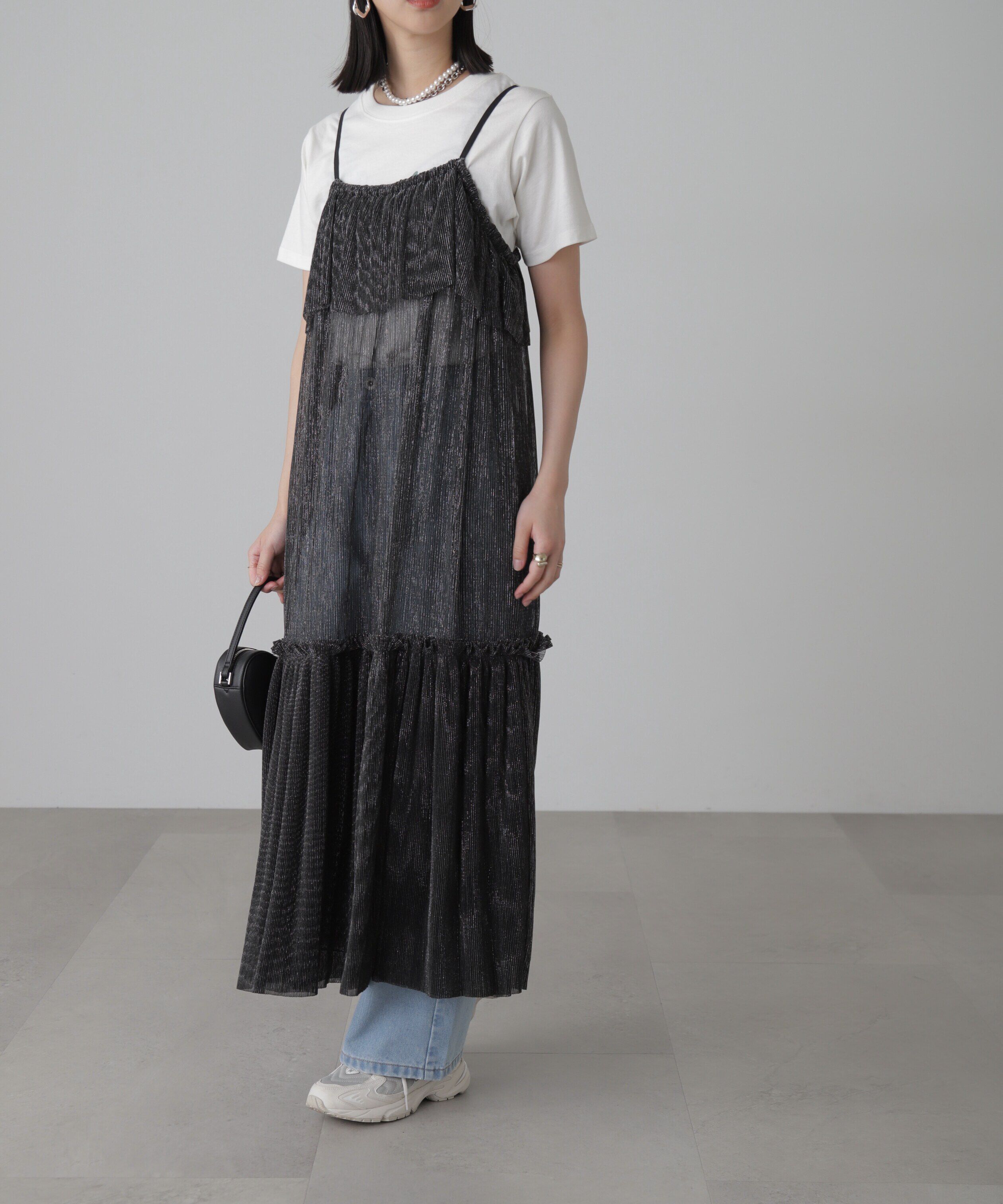  「［ブルーカラーWEB限定］ラメプリーツシアーキャミソールワンピース」|ワンピース|ブラック