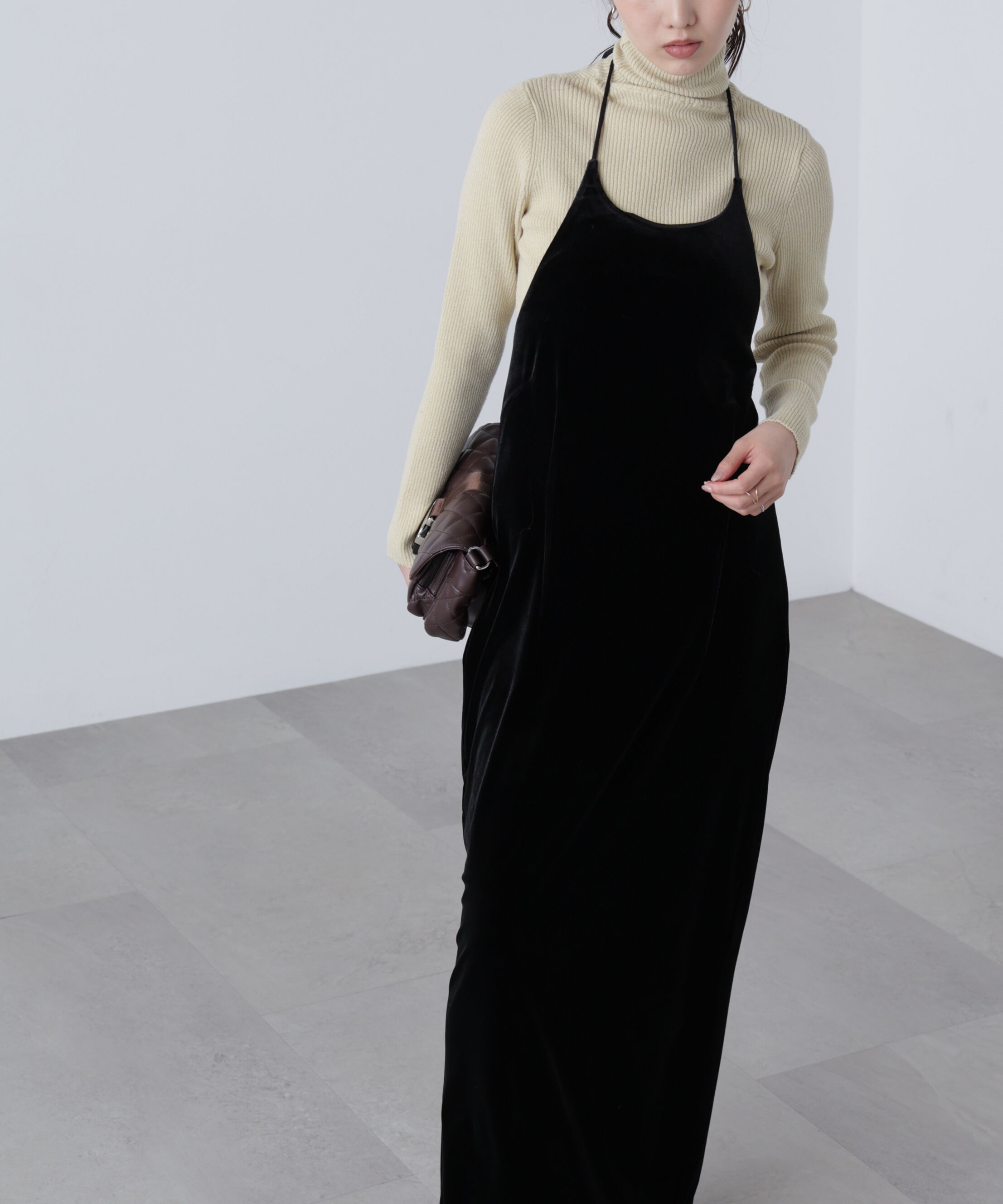  「ホルターネックベロアキャミワンピース」|ワンピース|