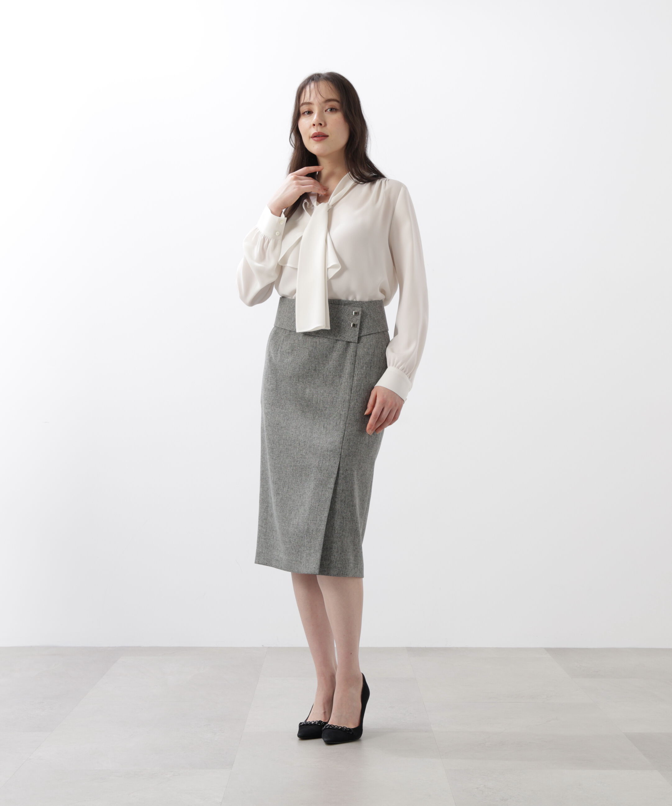  「［WEB/店舗限定カラー］ラッフルアクセントボウタイブラウス」|シャツ・ブラウス|