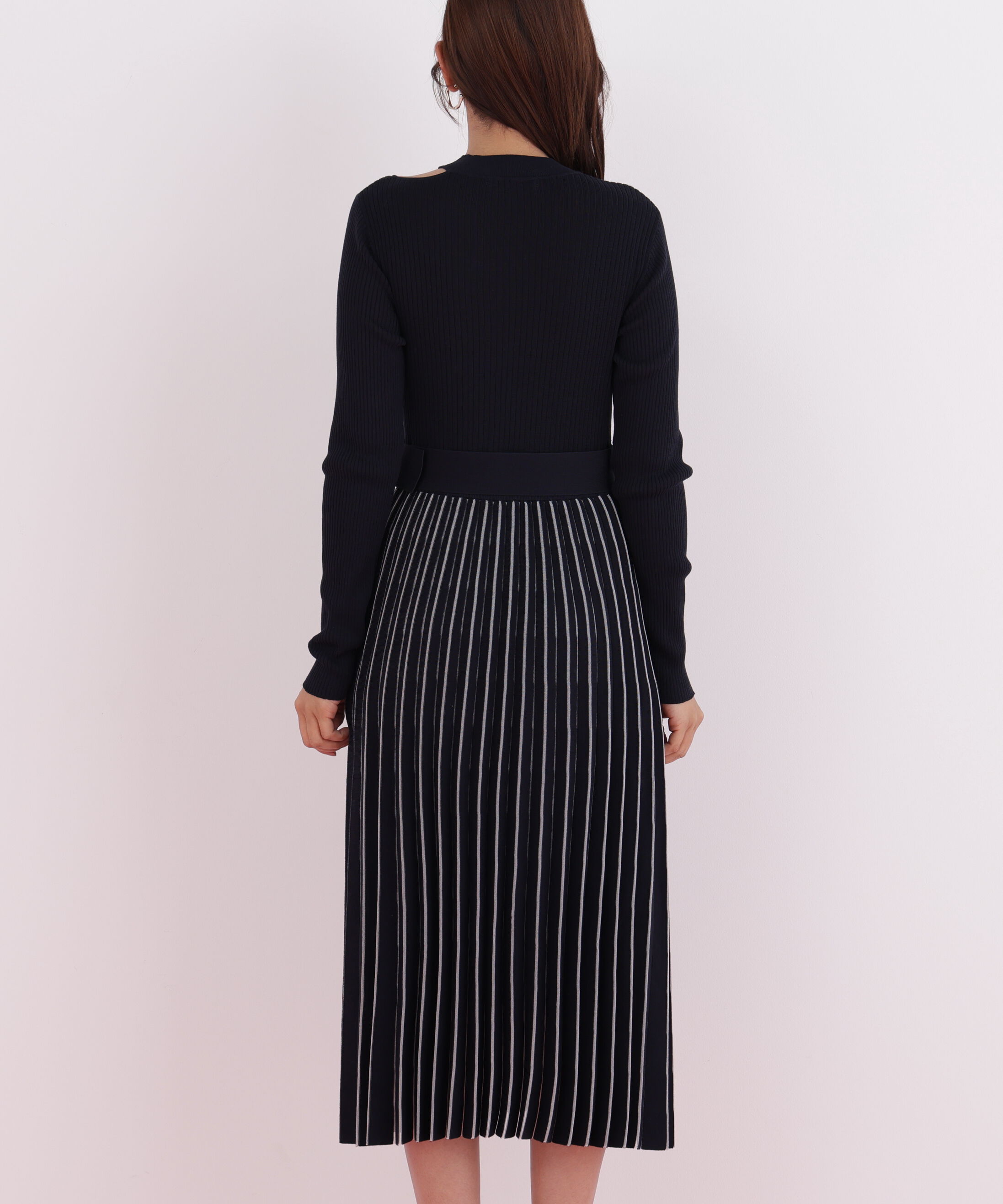  「プリーツコンビニットワンピース」|ワンピース|