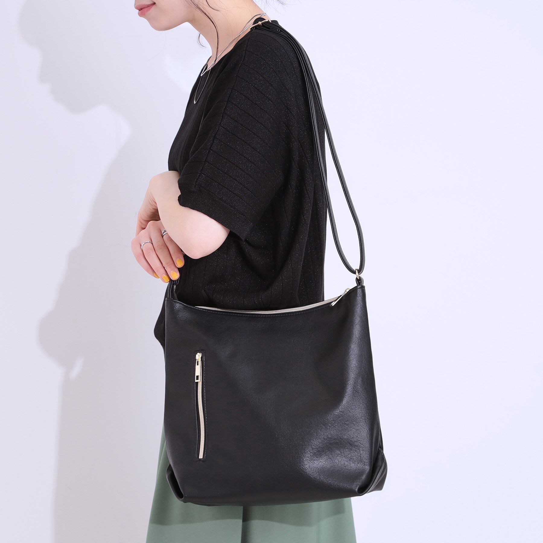 SHOO･LA･RUE「フロント2ポケットショルダーバッグ」|ショルダー・メッセンジャー|