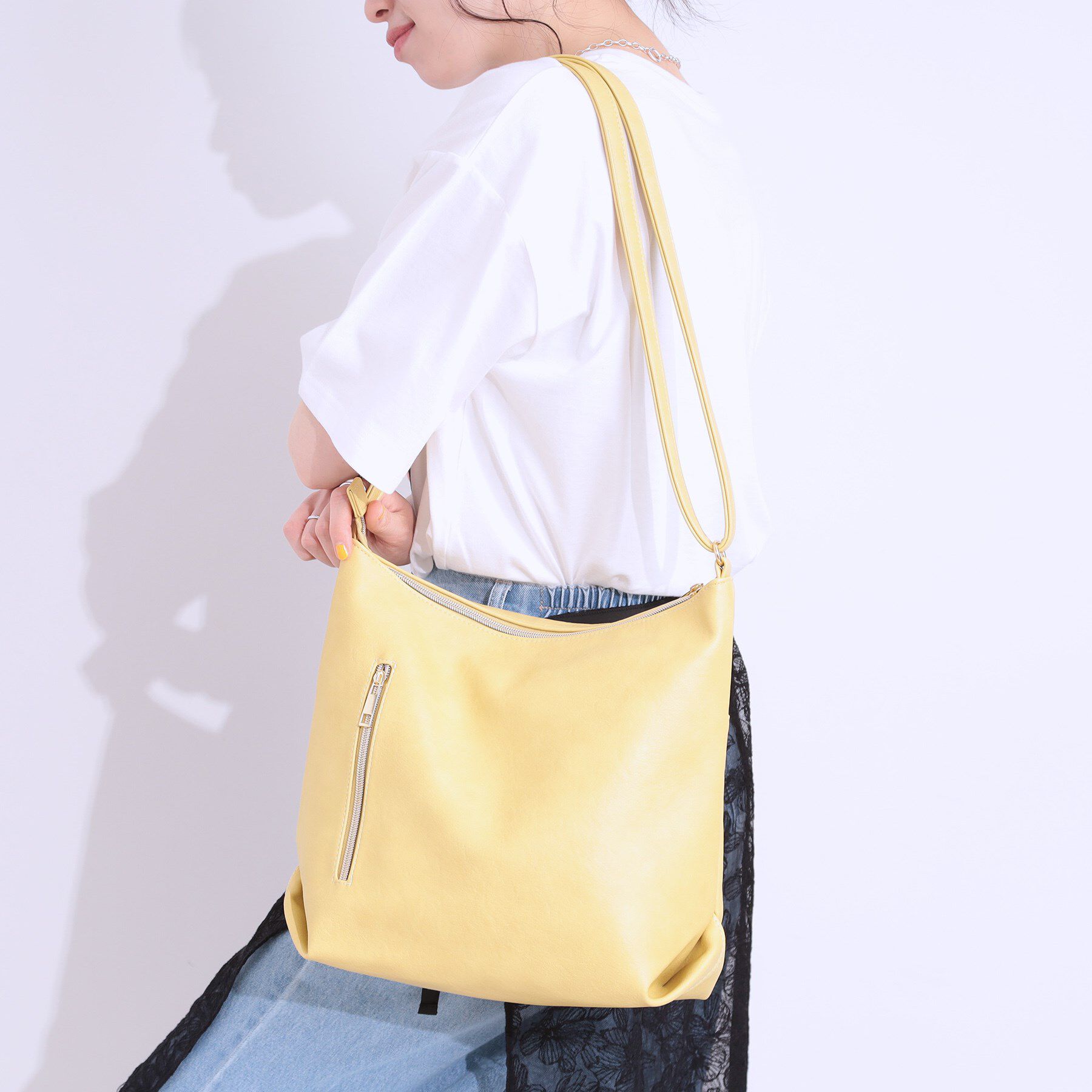 SHOO･LA･RUE「フロント2ポケットショルダーバッグ」|ショルダー・メッセンジャー|イエロー(032)