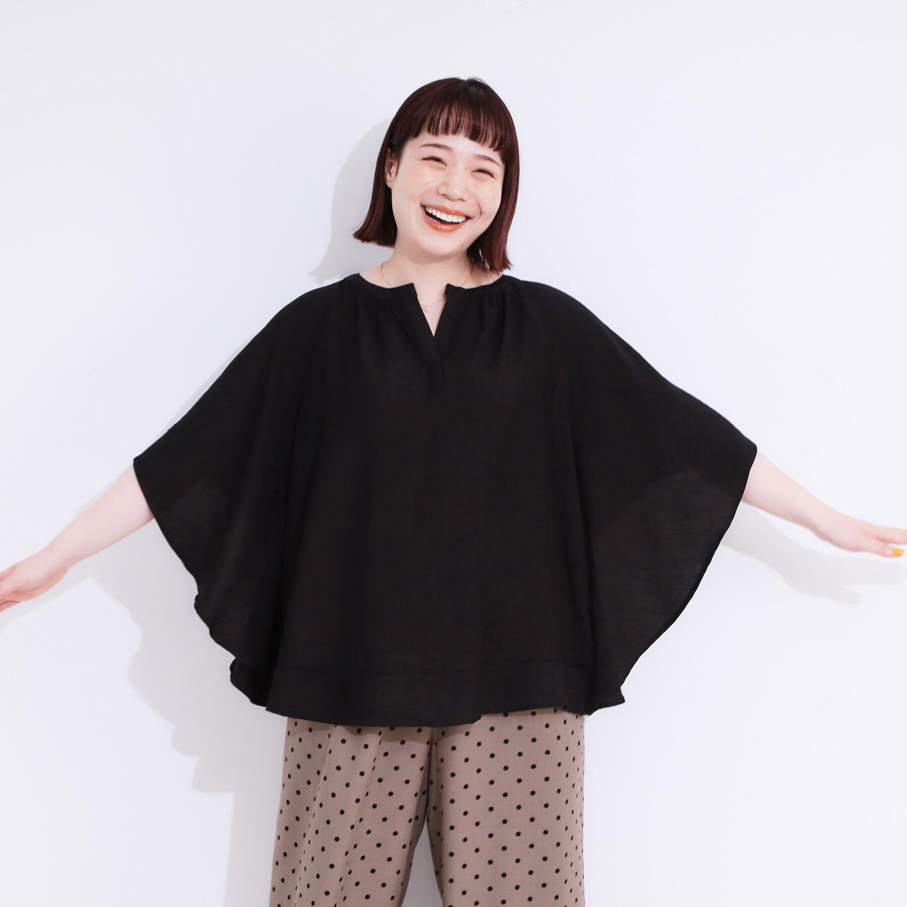 SHOO･LA･RUE「【洗える/ひんやり】涼しく体型カバー お袖フレア ドレープブラウス」|シャツ・ブラウス|