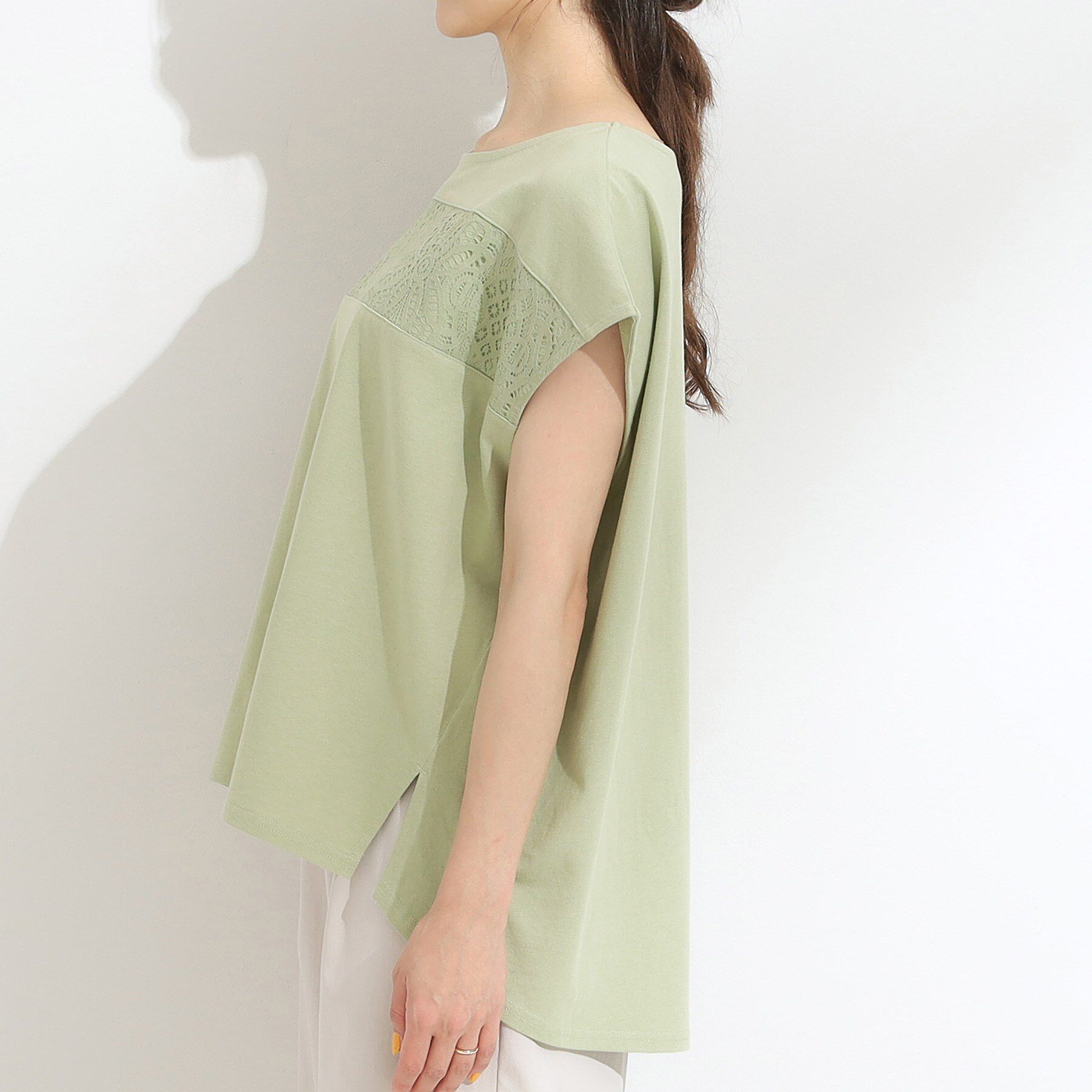 SHOO･LA･RUE「【洗える/S-LL/体型カバー】レース使いが華やか フレンチスリーブコットンTシャツ」|Tシャツ・カットソー|