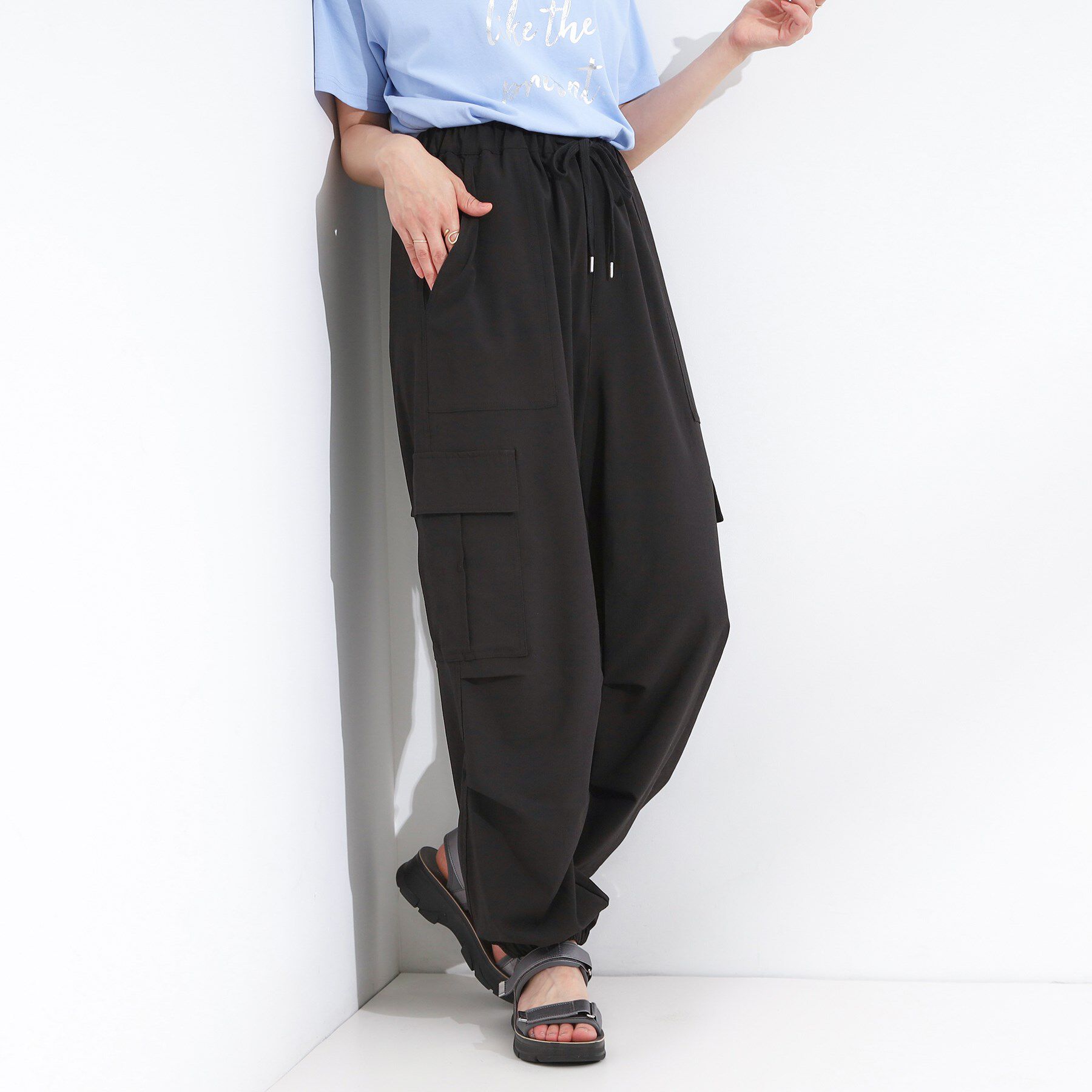 SHOO･LA･RUE「【S-LL】ゆるっと楽ちん さらさらカーゴジョガーパンツ」|その他|ブラック(019)