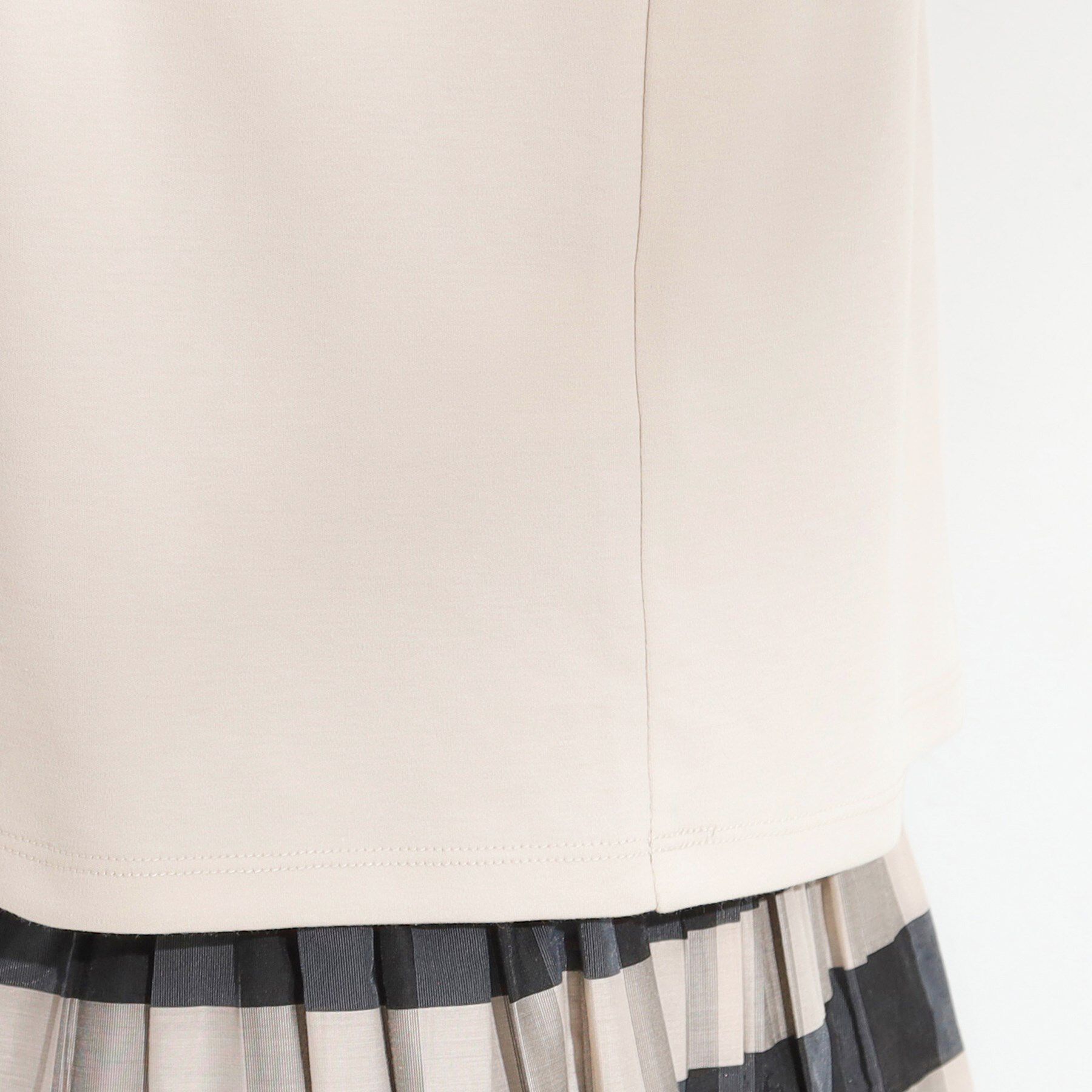 SHOO･LA･RUE「【ひんやり/洗える/S-LL】袖ねじりシルケットトップス」|Tシャツ・カットソー|