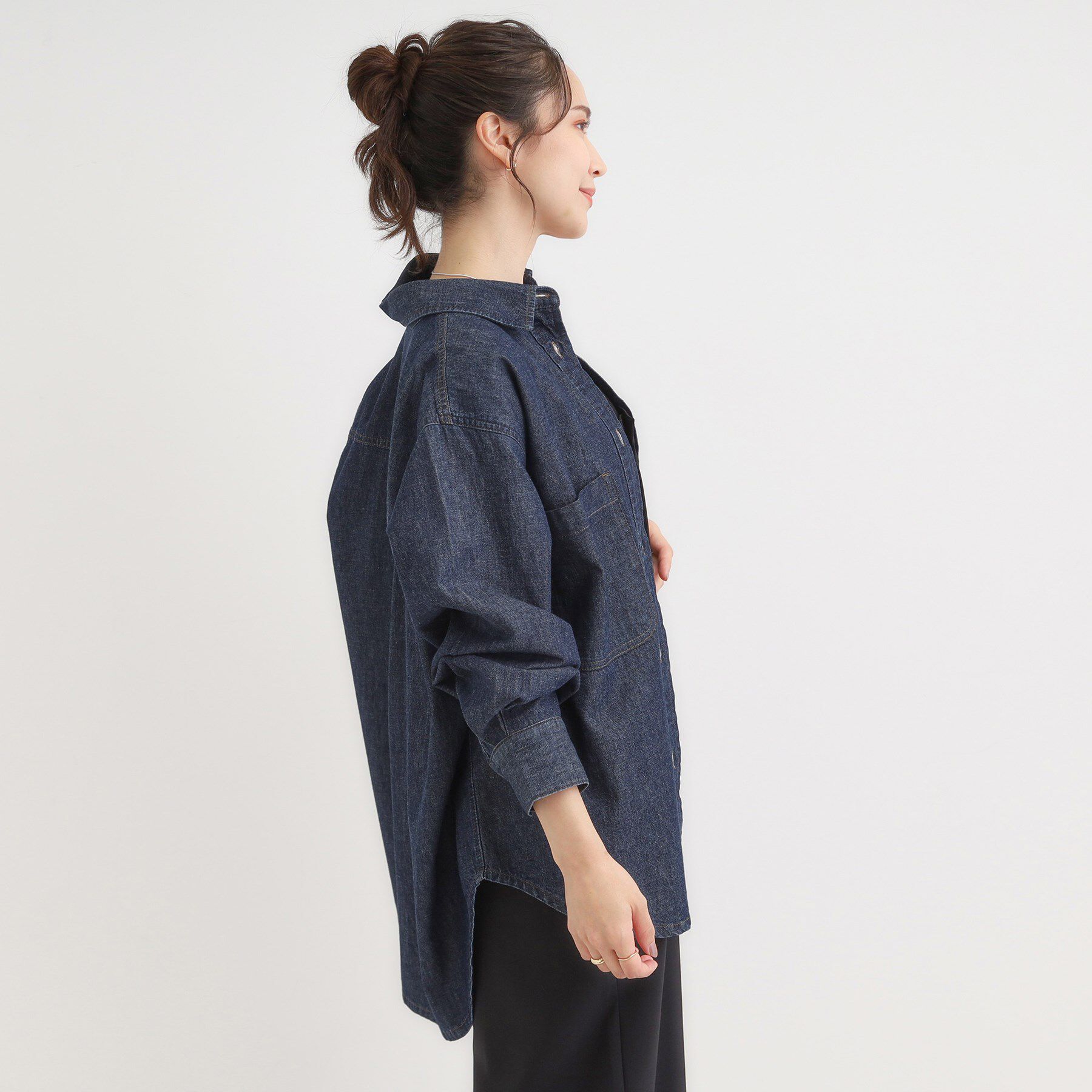 SHOO･LA･RUE「【S-LL】こなれ感をプラスする BIGポケットデニムシャツ」|シャツ・ブラウス|