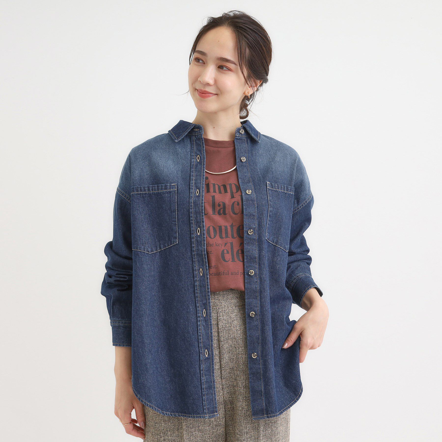 SHOO･LA･RUE「【S-LL】大人のカジュアルコーデに こなれデニムシャツ」|シャツ・ブラウス|