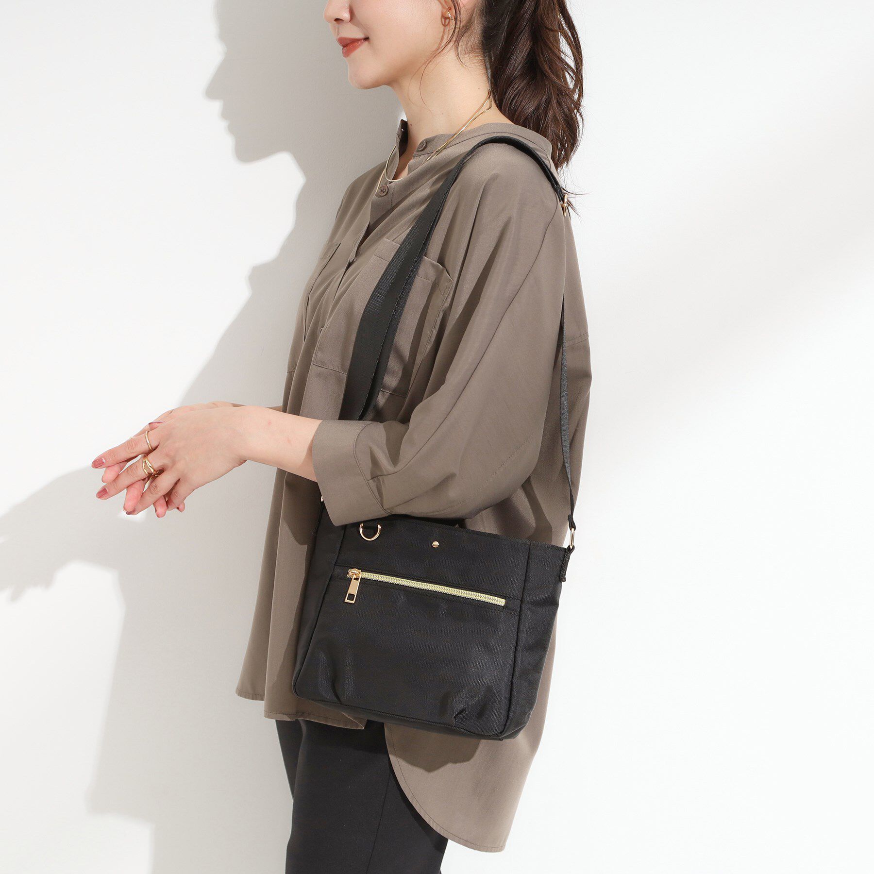 SHOO･LA･RUE「【撥水】フロントファスナーポケットショルダー」|ショルダー・メッセンジャー|