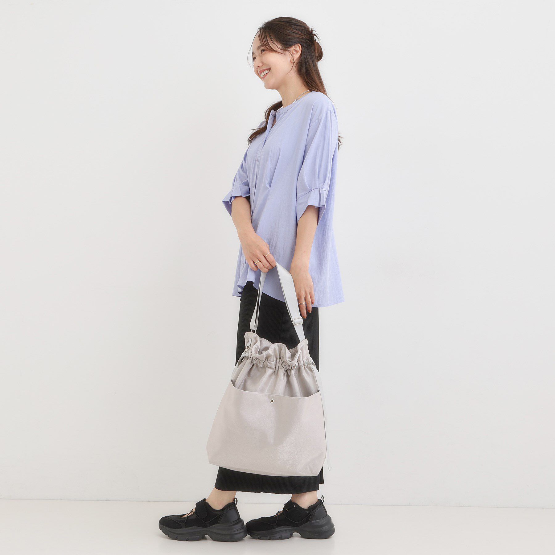 SHOO･LA･RUE「シャイニー生地巾着ショルダーバッグ」|ショルダー・メッセンジャー|