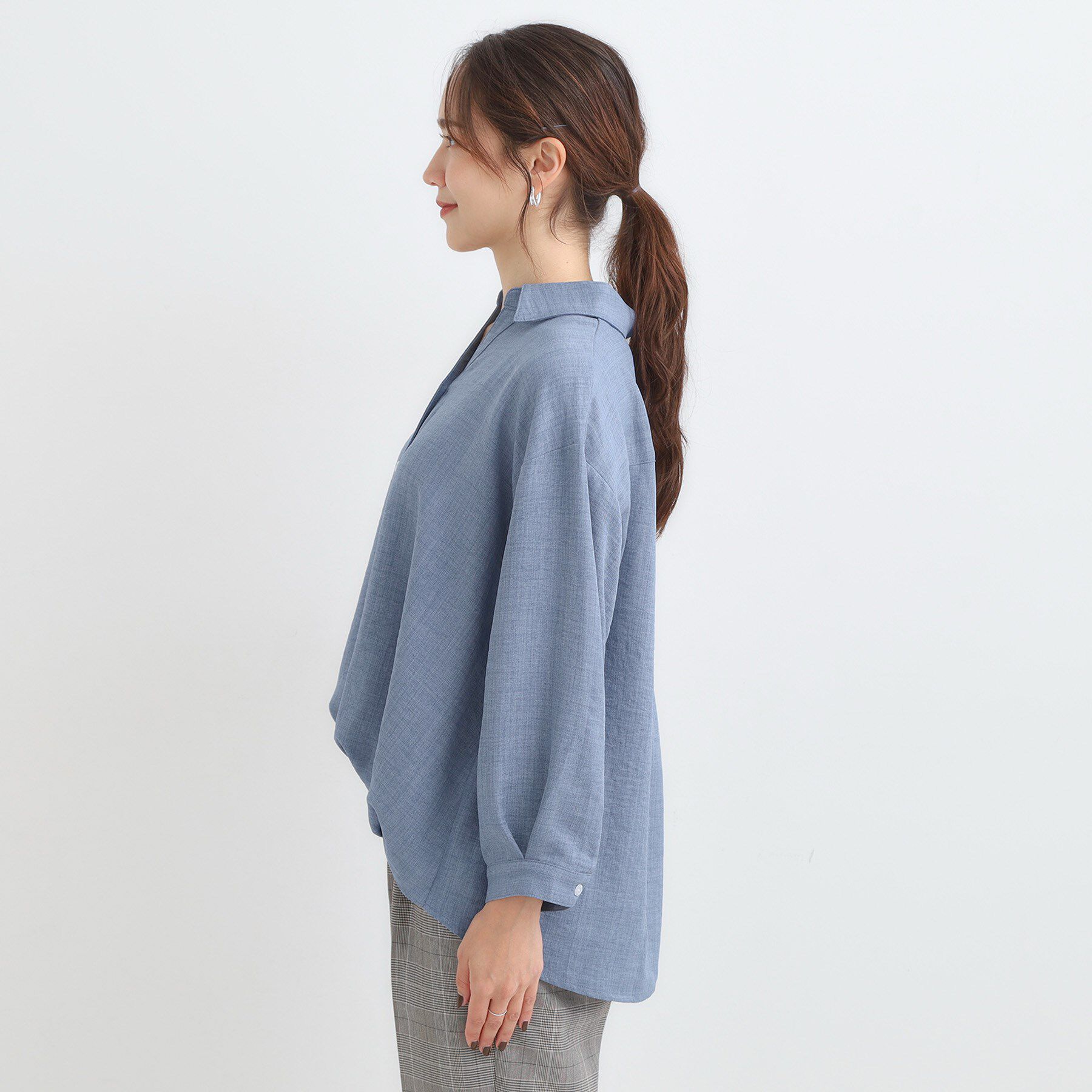 SHOO･LA･RUE「【S-LL】インせず着られる デニムライク前開きブラウス」|シャツ・ブラウス|