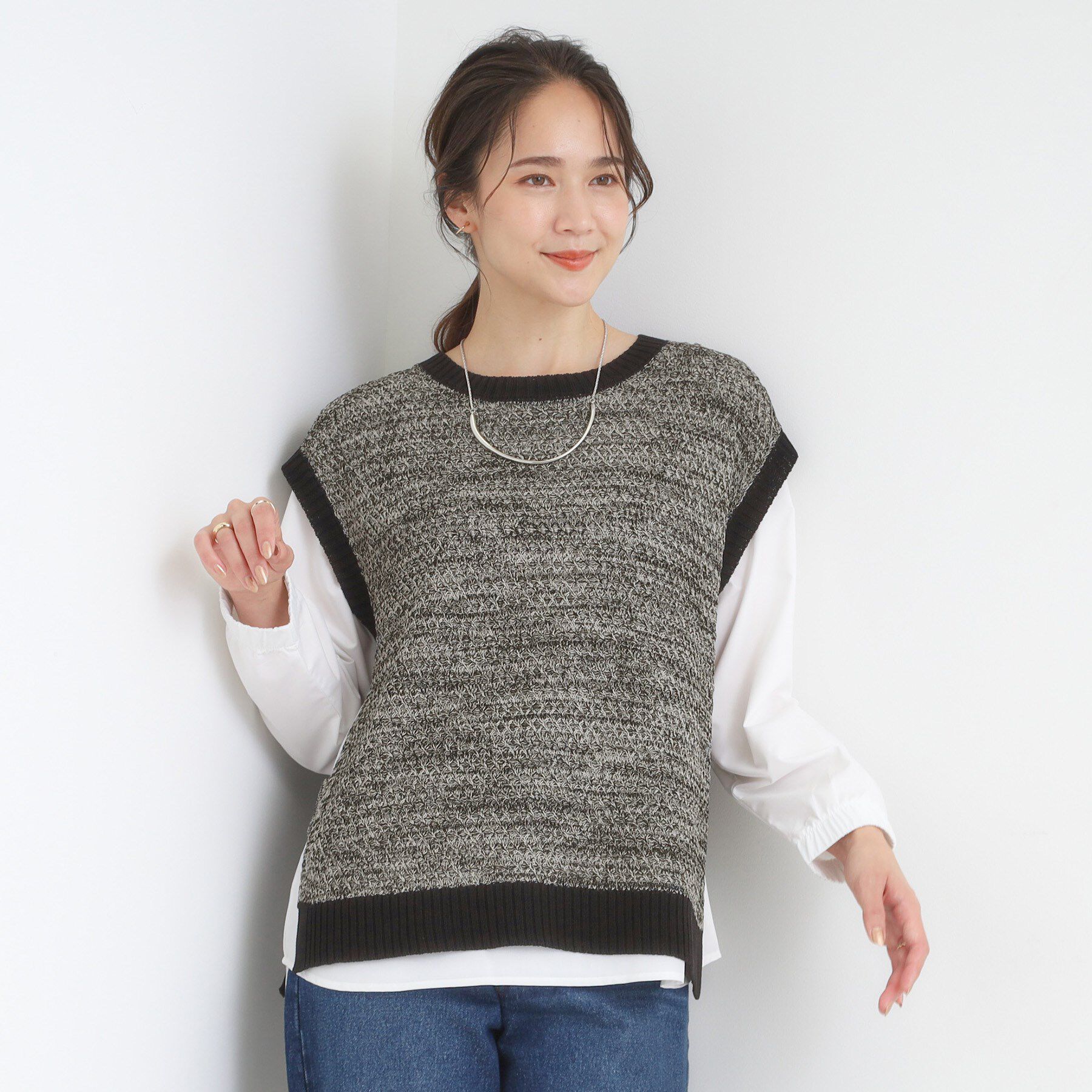 SHOO･LA･RUE「【2点セット/S-LL】着回しいろいろ 編み柄ベスト&times;ブラウス」|ニット・セーター|