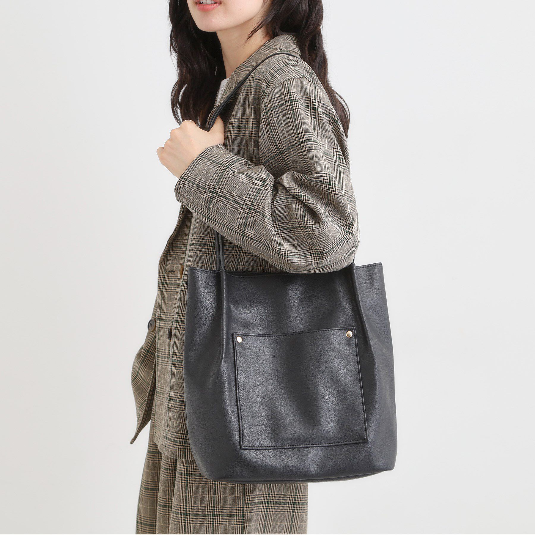 SHOO･LA･RUE「つや合皮つまみハンドルトートバッグ」|トートバッグ|