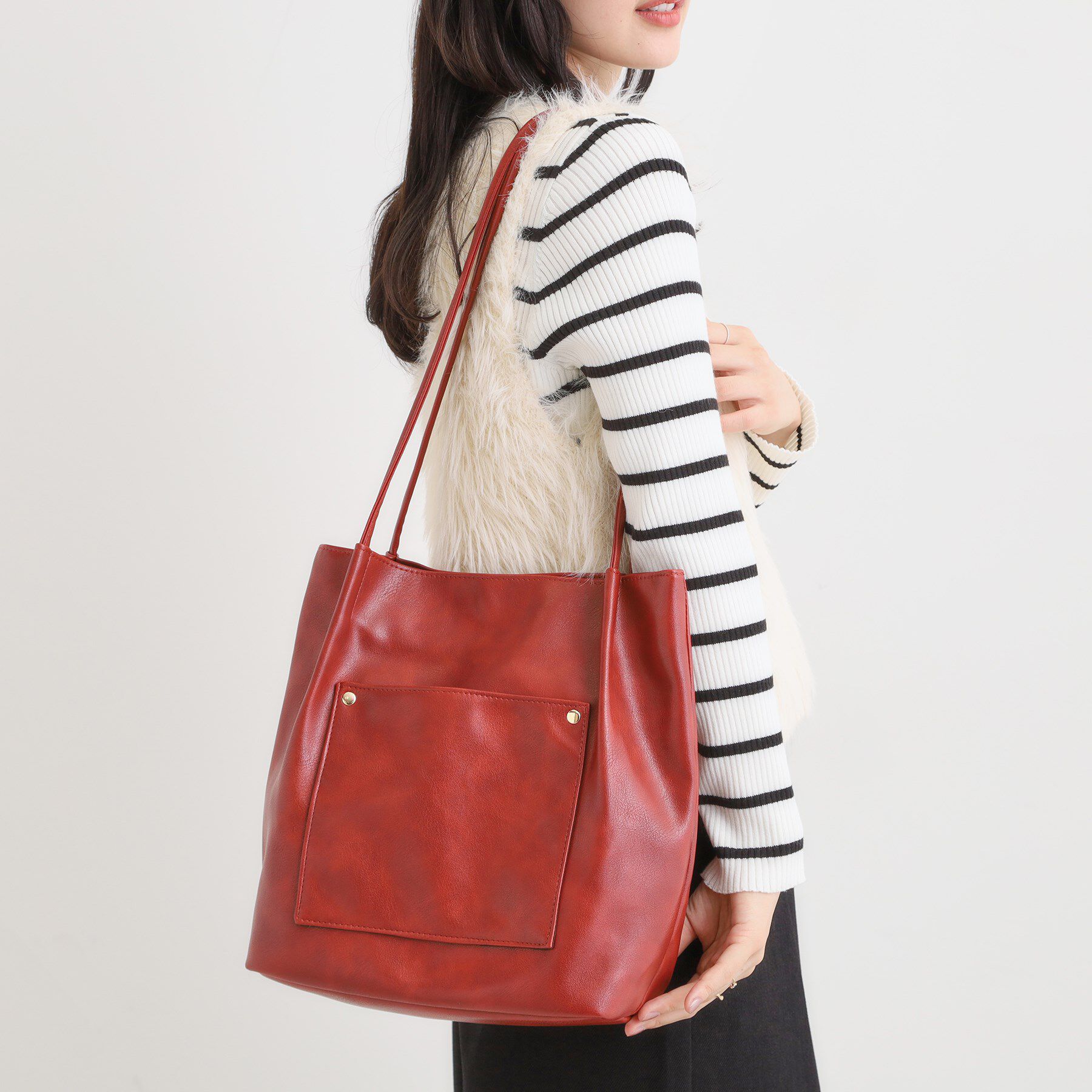 SHOO･LA･RUE「つや合皮つまみハンドルトートバッグ」|トートバッグ|