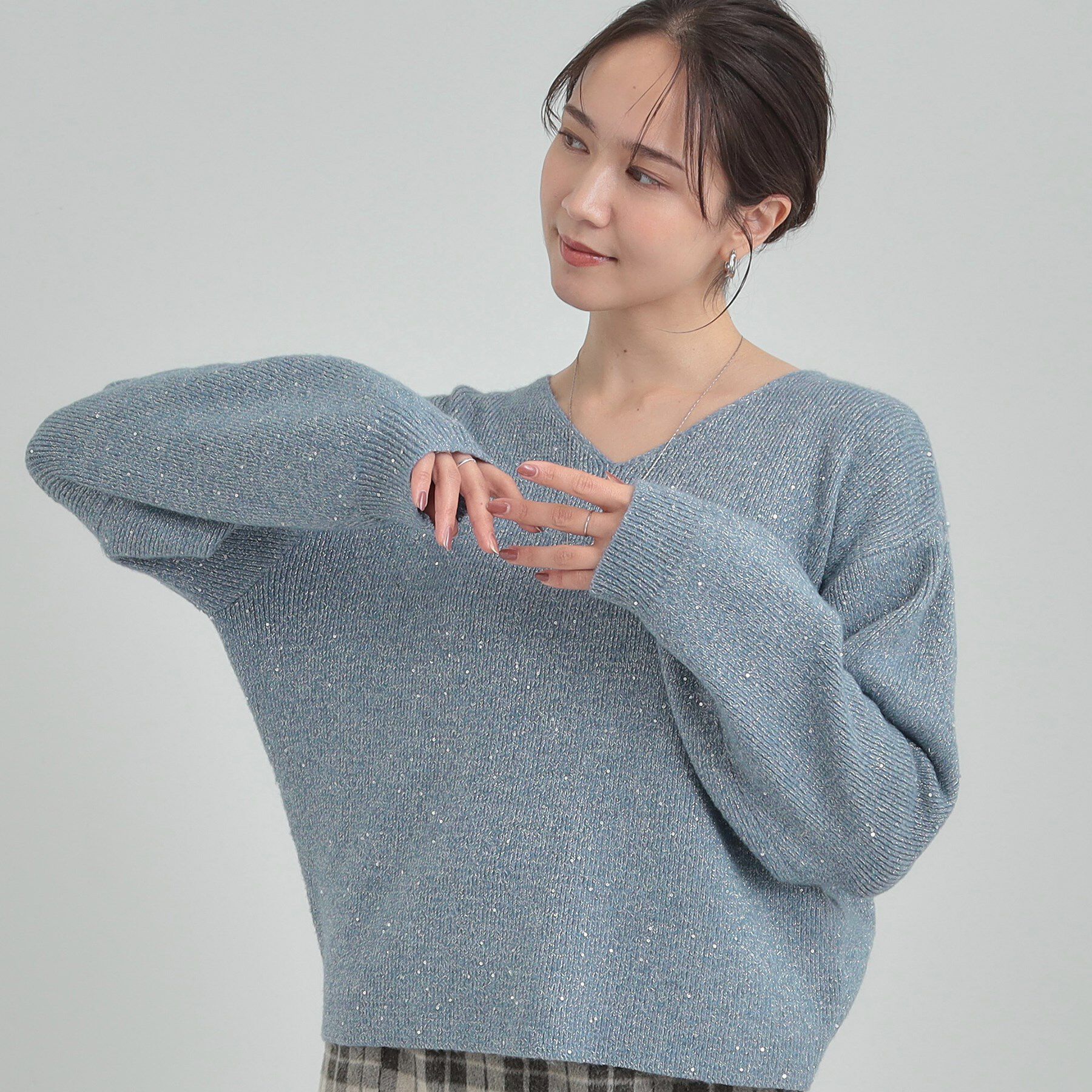 SHOO･LA･RUE「【S-LL】きらっと華やぐ　大人のスパンコールニット」|ニット・セーター|ブルー(091)