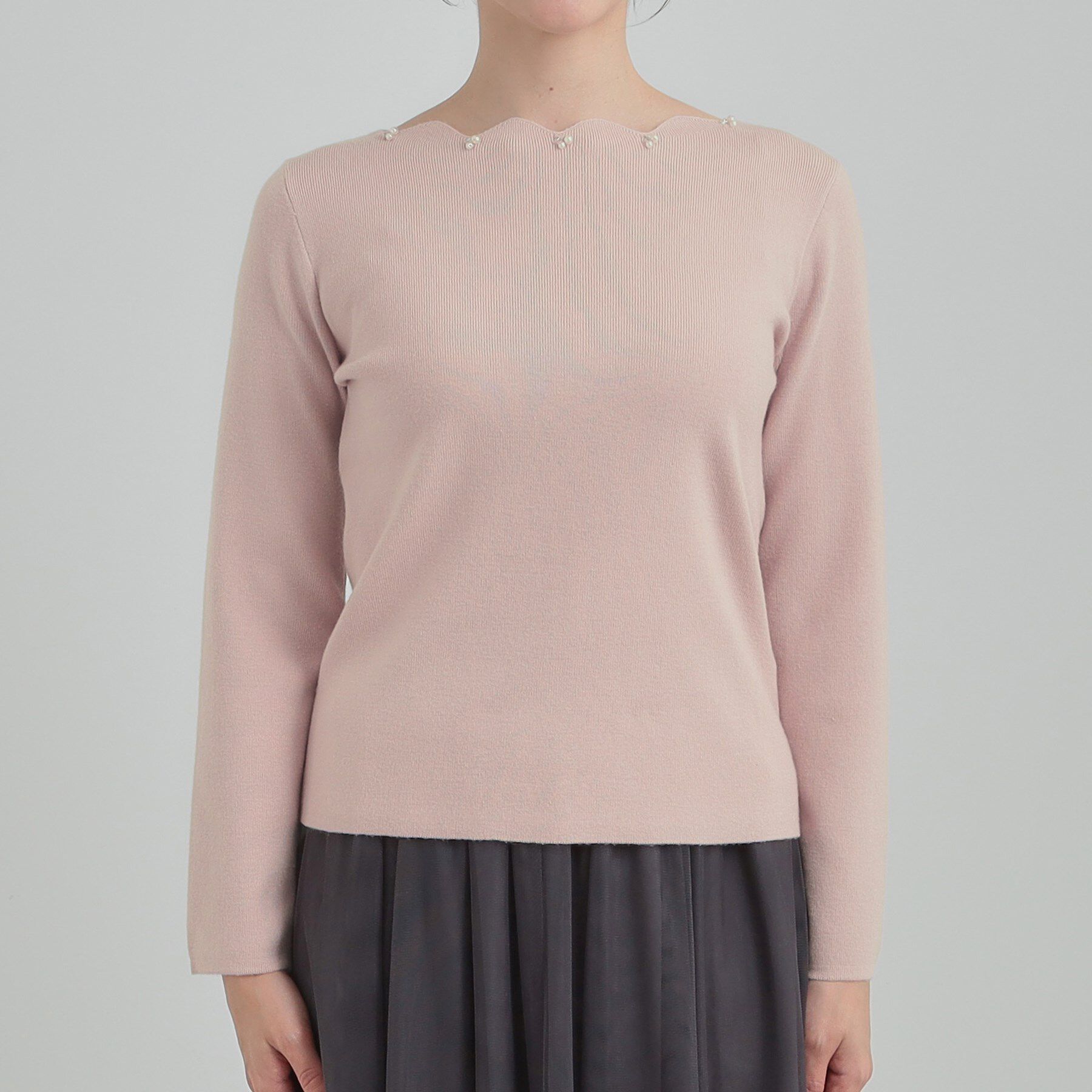 SHOO･LA･RUE「【洗濯機可/S-LL】スカラップネックが上品な ビジュー付きニット」|ニット・セーター|