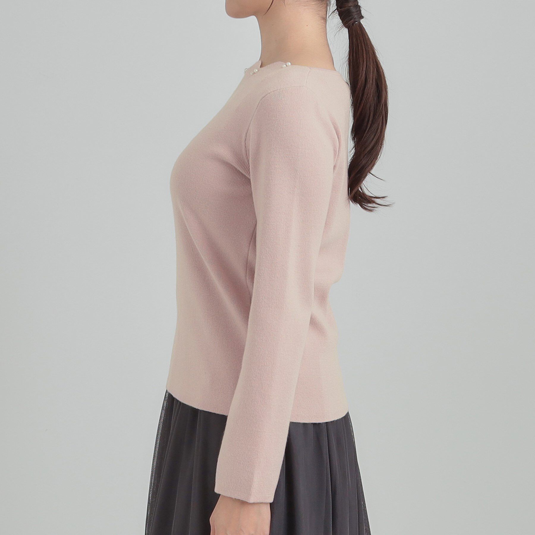 SHOO･LA･RUE「【洗濯機可/S-LL】スカラップネックが上品な ビジュー付きニット」|ニット・セーター|