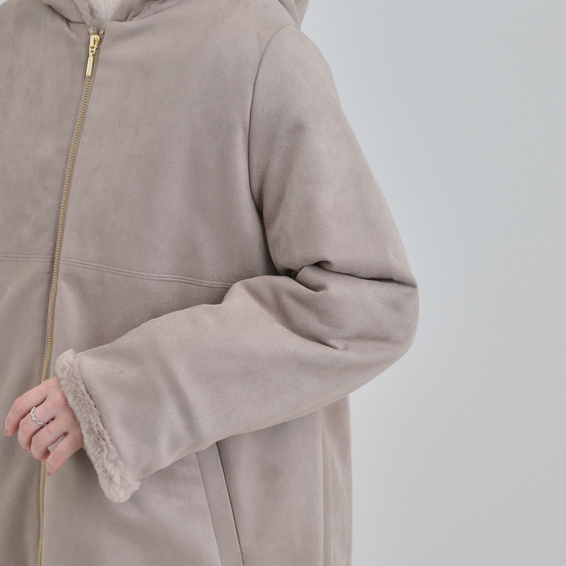 SHOO･LA･RUE「【S-LL】マットな色味が大人な雰囲気 スエード調フードコート」|その他|