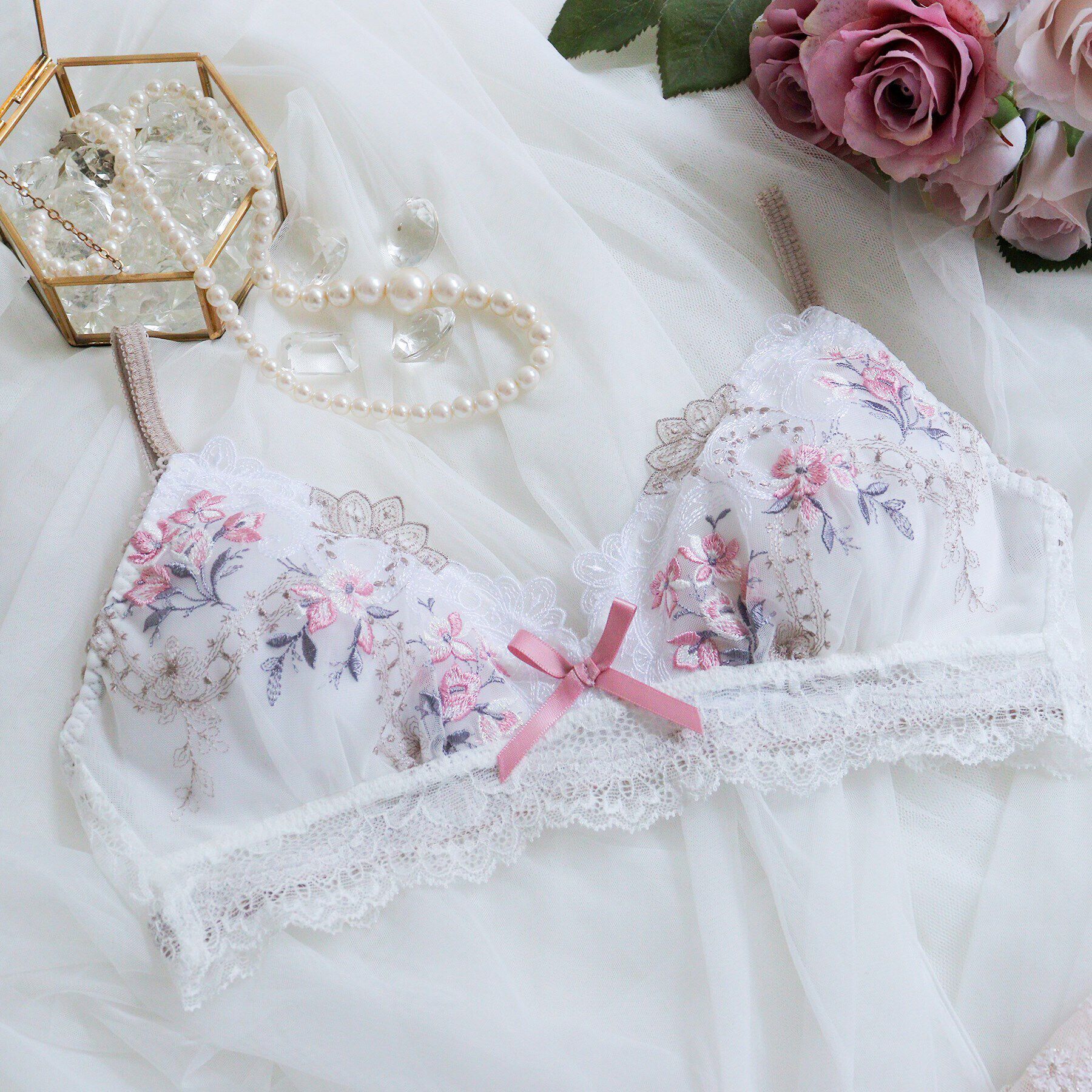 Risa Magli「アリーシャ ソフトブラ」|インナー|