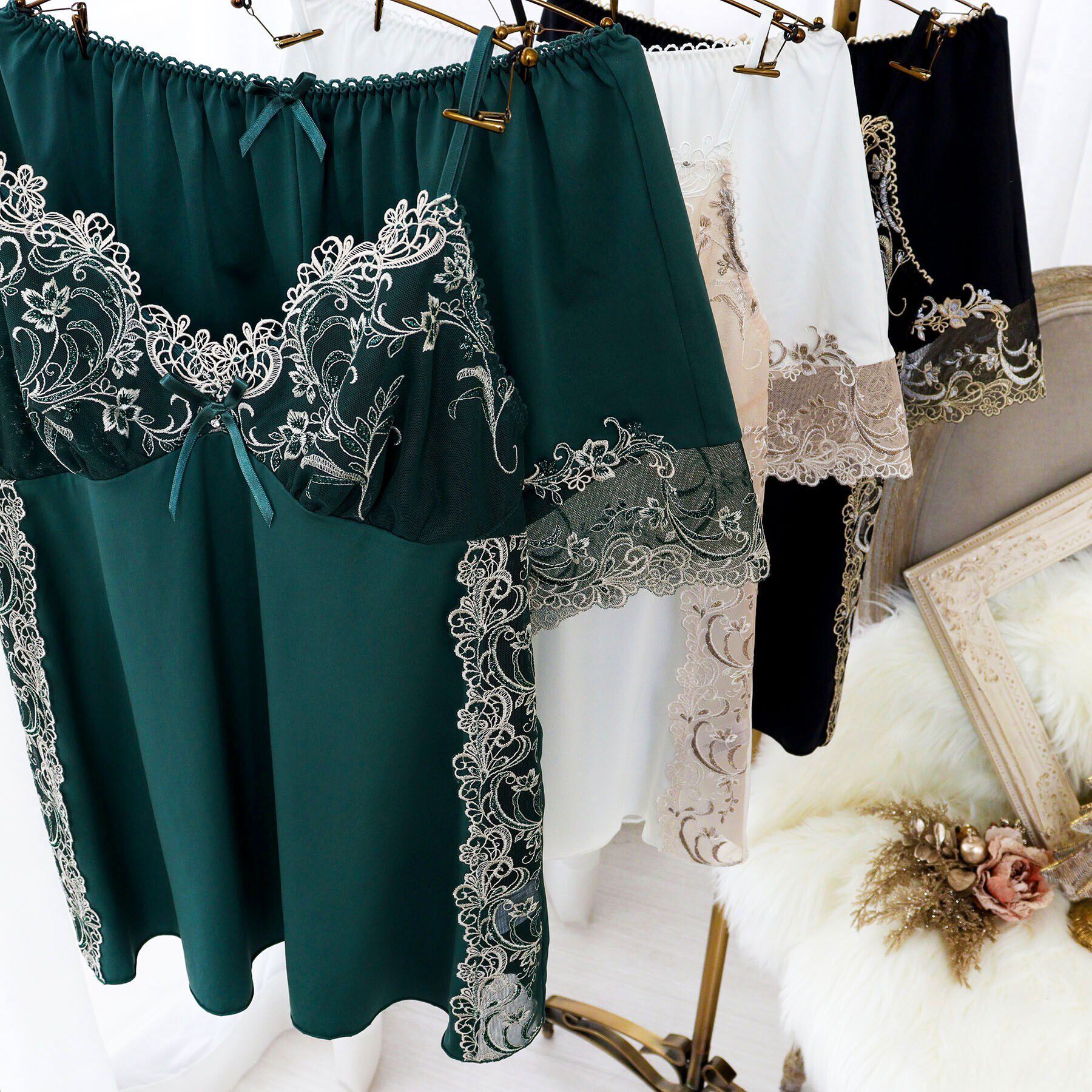 Risa Magli「アンシェラ キャミタップ」|キャミソール|