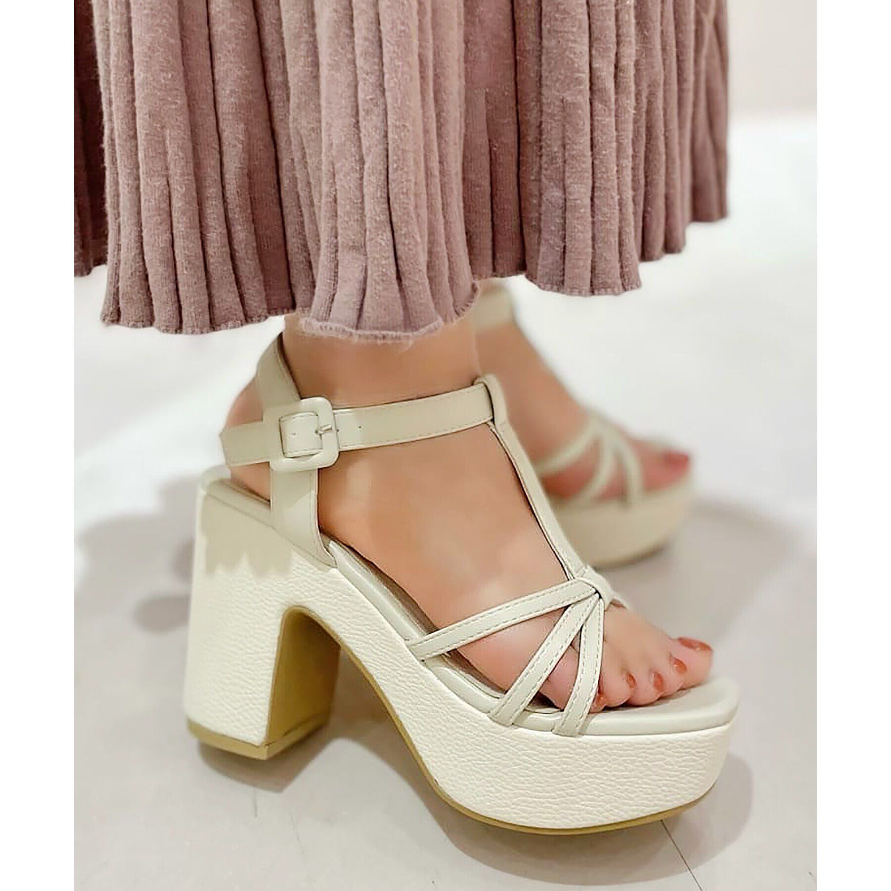 ESPERANZA「Tストラップチャンキーヒールサンダル 24SS」|サンダル|