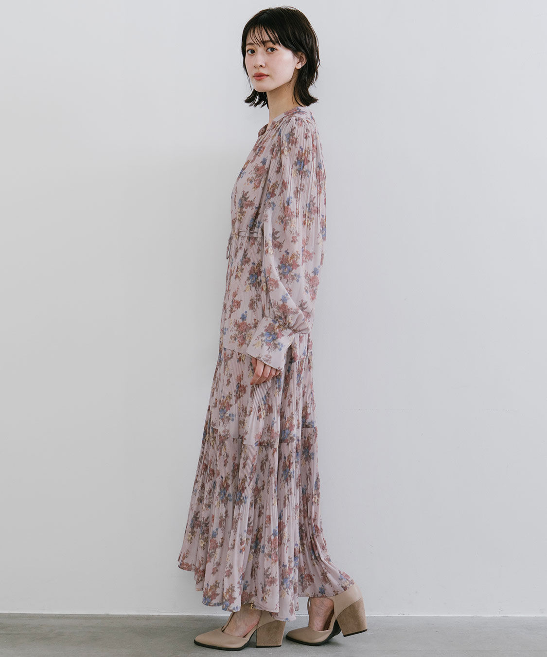 COCO DEAL「【岡崎紗絵さんコラボ】フラワープリントプリーツティアードワンピース」|ワンピース|