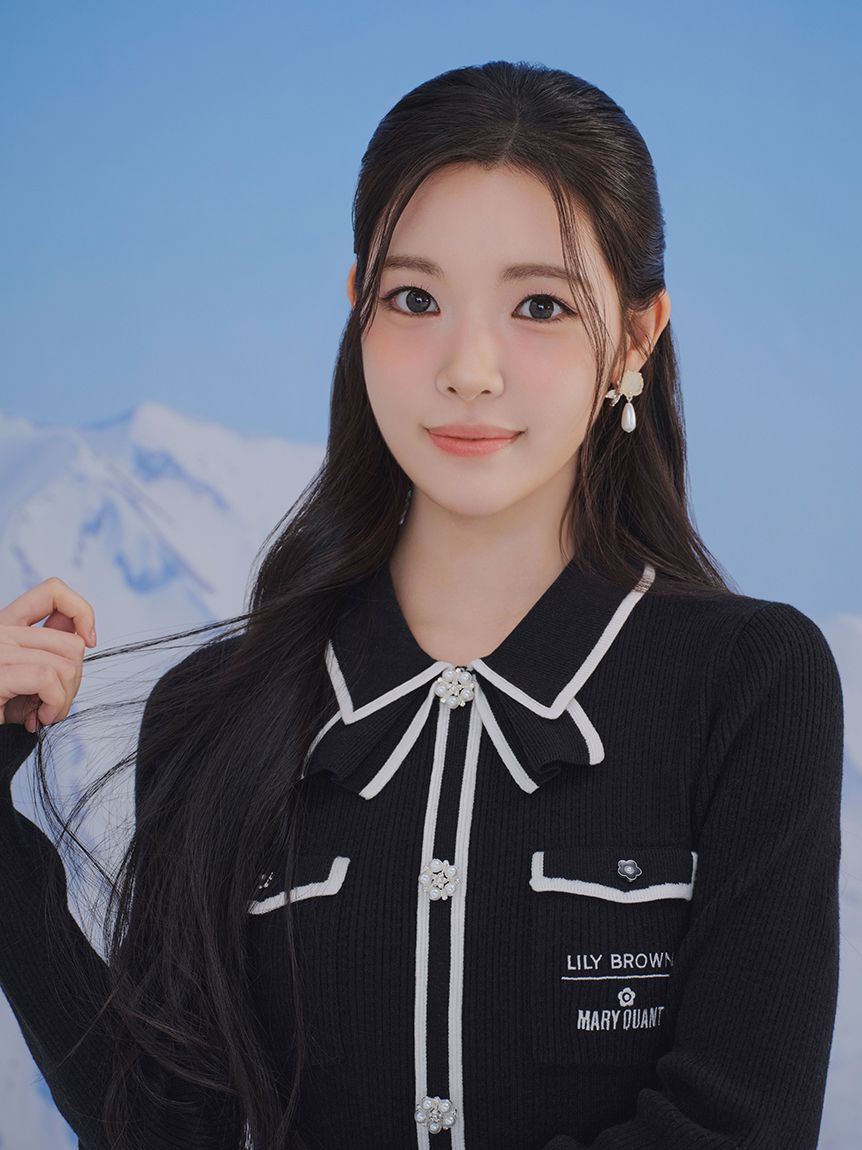 LILY BROWN「【LILY BROWN&times;MARY QUANT】デイジー釦付きビジューミニニットワンピース(Hearts2Hearts着用)」|ワンピース|