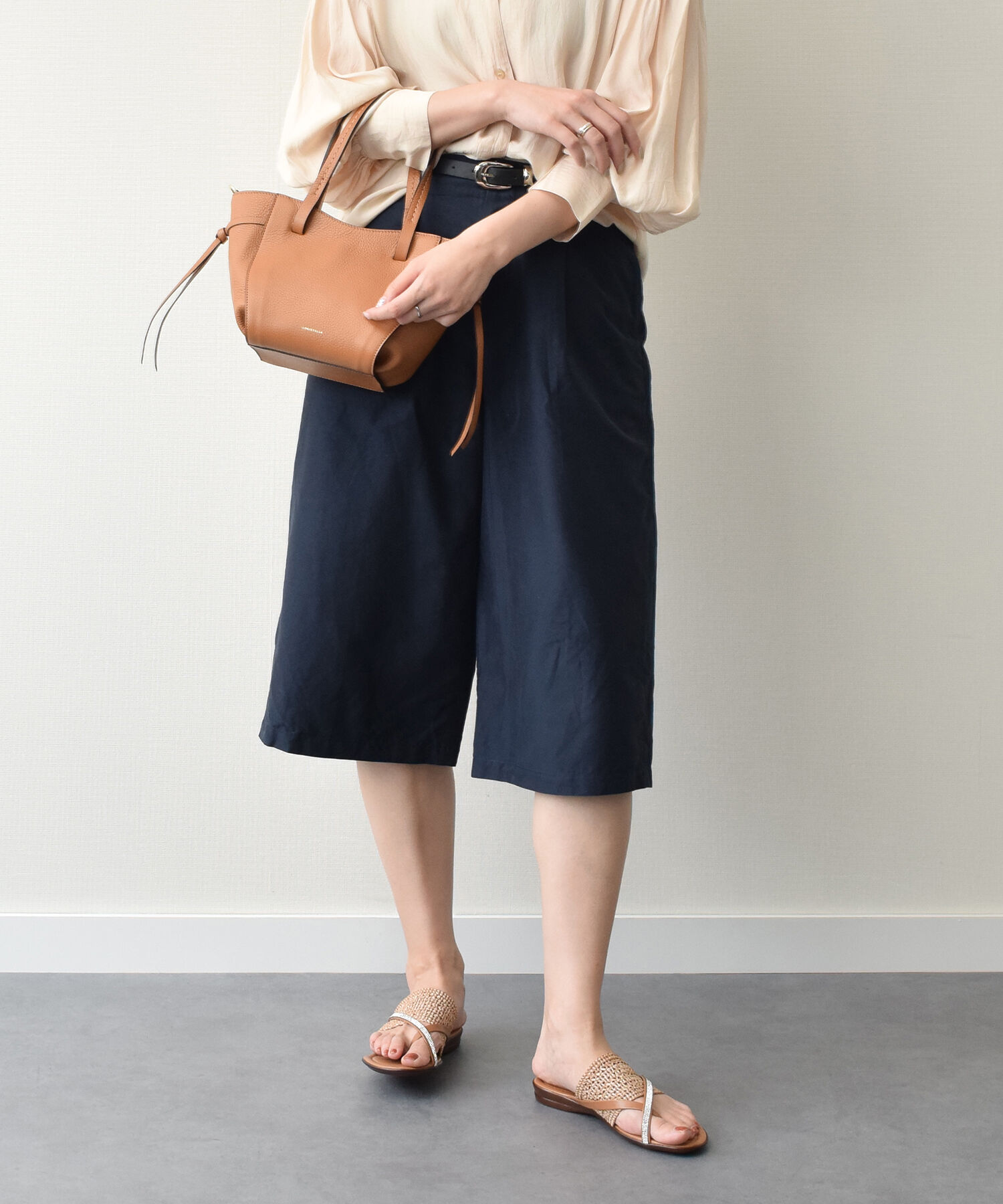 IMPORT SELECT「【ITALIAN SHOEMAKERS】ビジュークロスストラップトングサンダル(952352)」|サンダル|