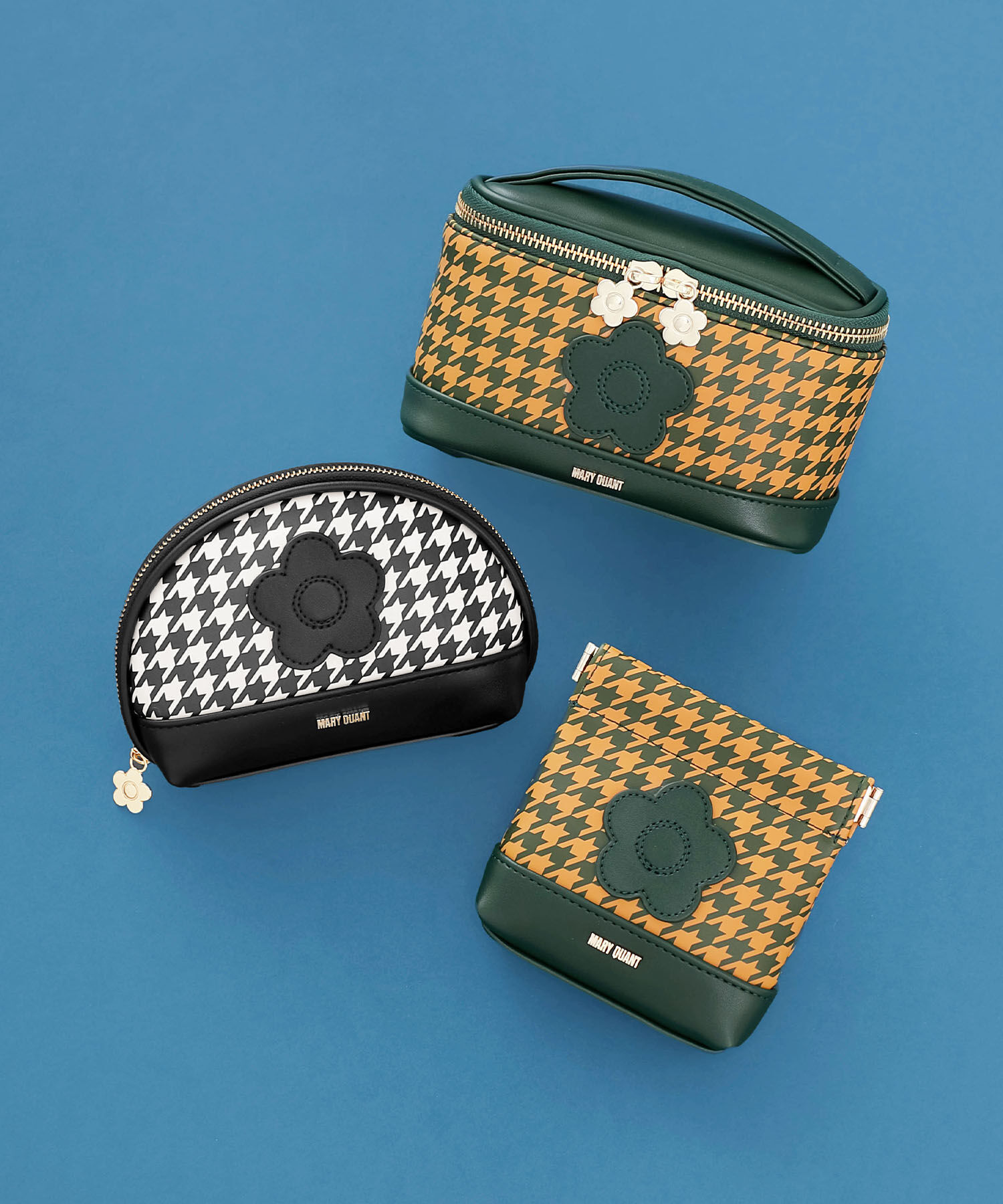 MARY QUANT「千鳥デイジーパッチ ラウンドポーチ」|ポーチ|