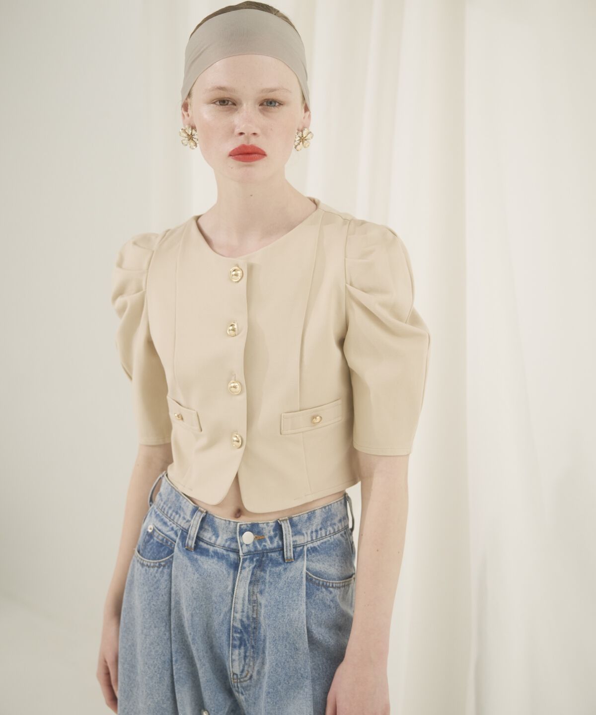 アンドクチュール「パワーショルダーポンチジャケット」|ノーカラージャケット|ベージュ