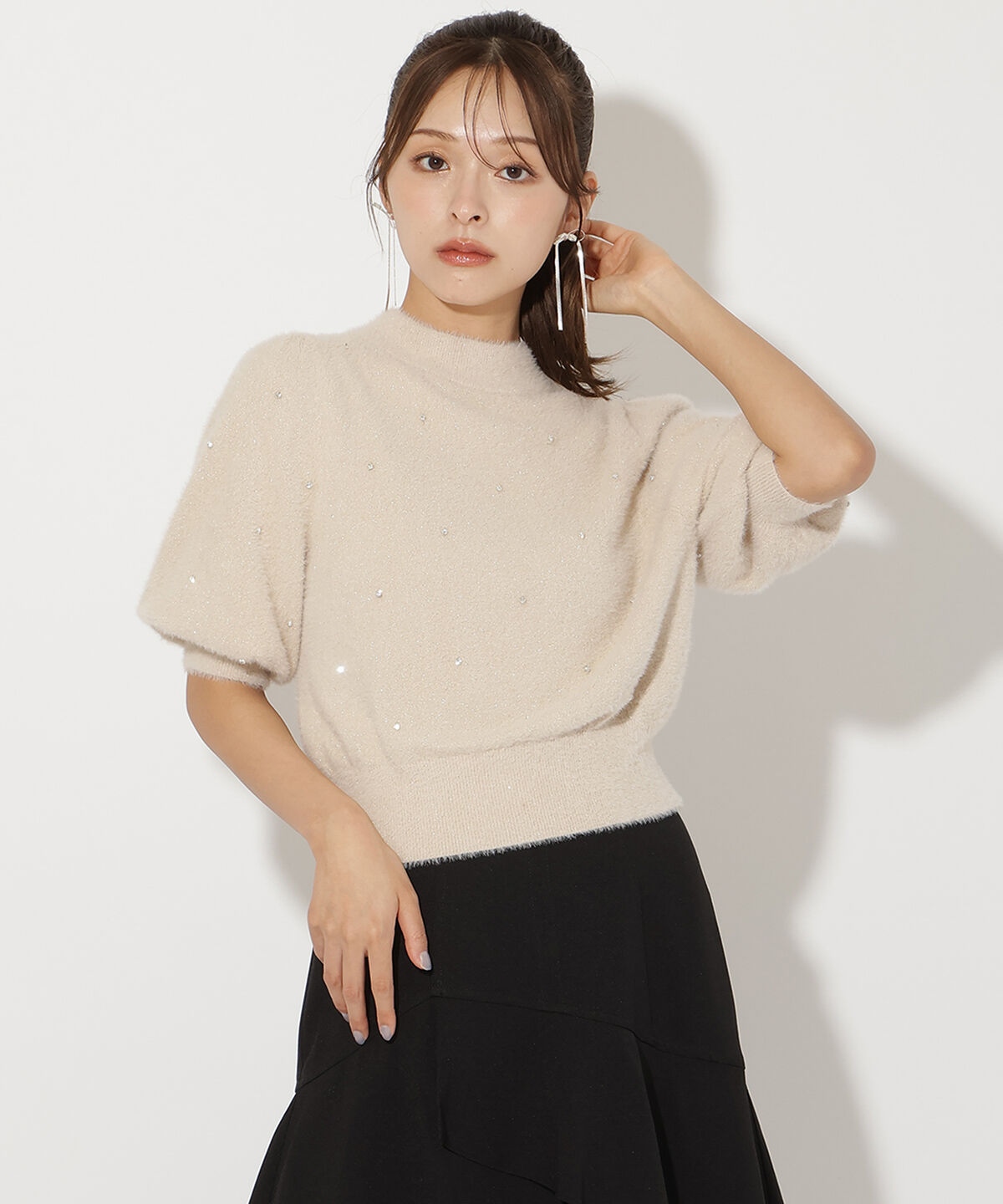 アンドクチュール「ラメフェザー5分袖ビジュー付きプルオーバー」|ニット・セーター|