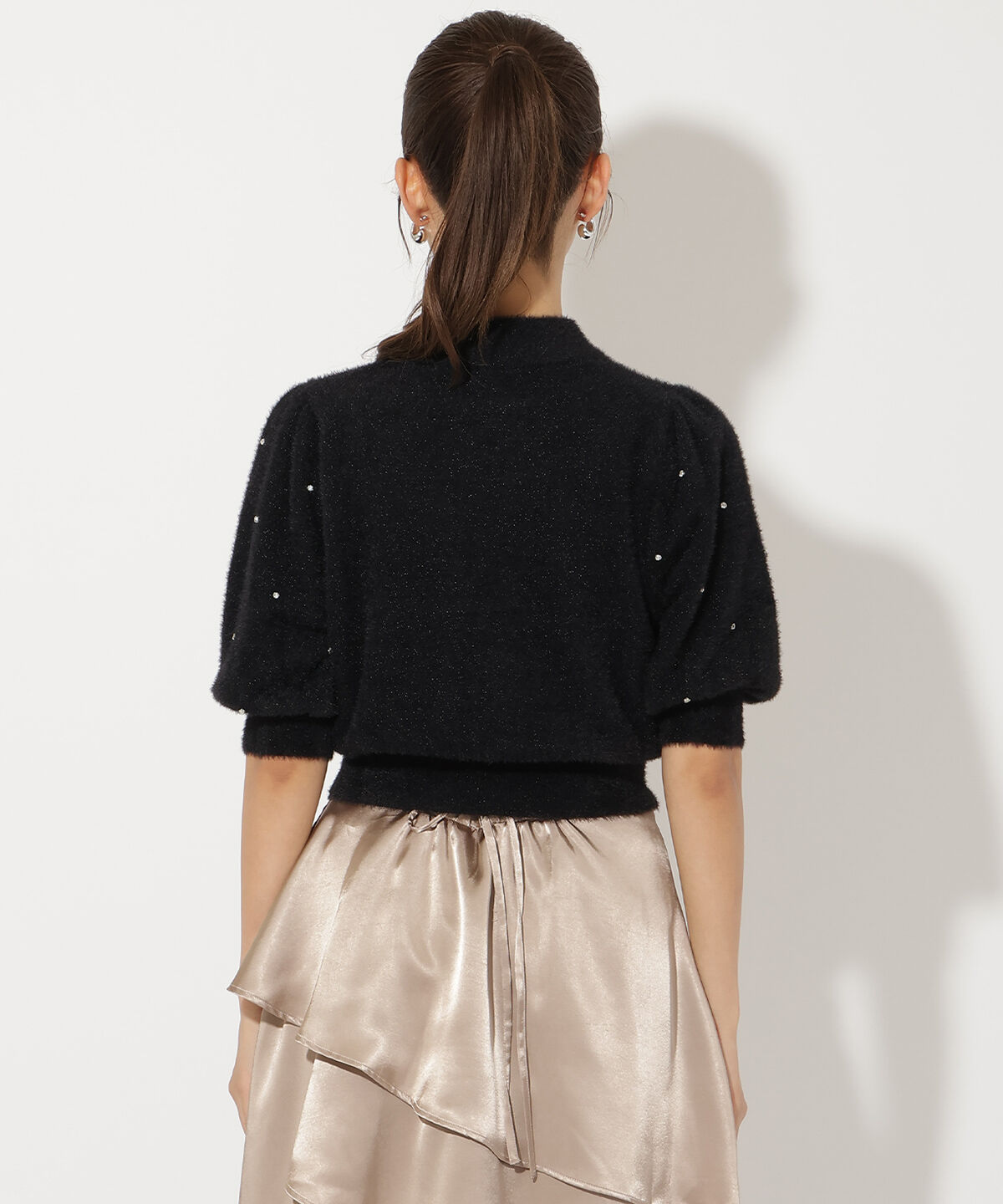 アンドクチュール「ラメフェザー5分袖ビジュー付きプルオーバー」|ニット・セーター|