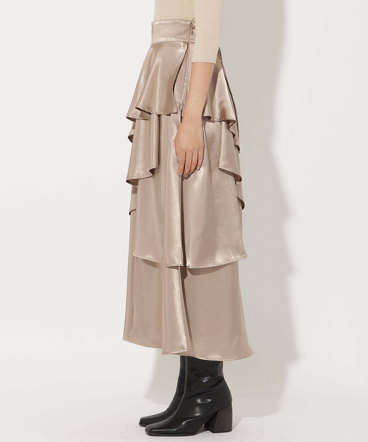 アンドクチュール「サテンアシメフリルティアードスカート」|フレア|