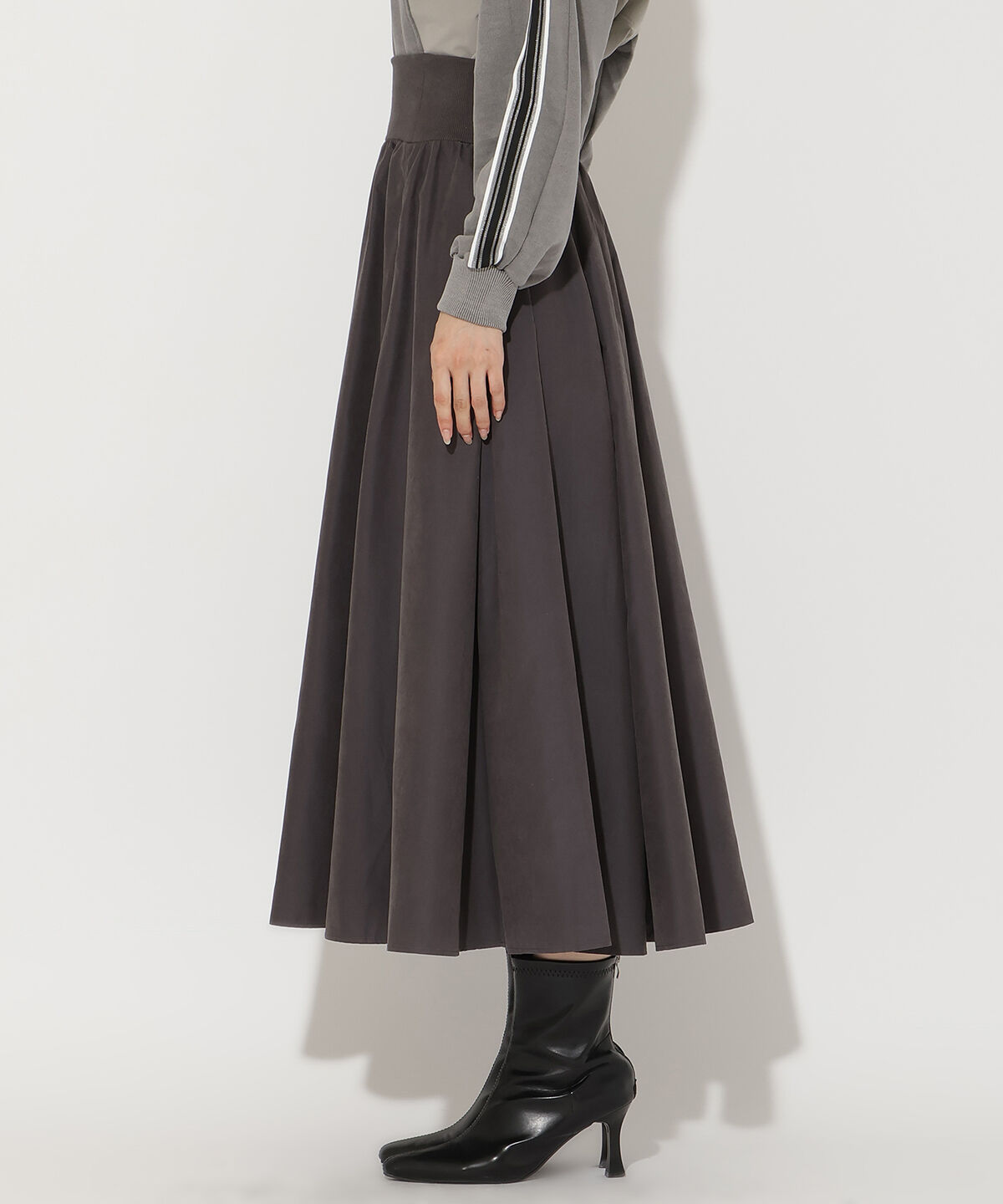 アンドクチュール「ピーチスウェードタックスカート」|フレア|