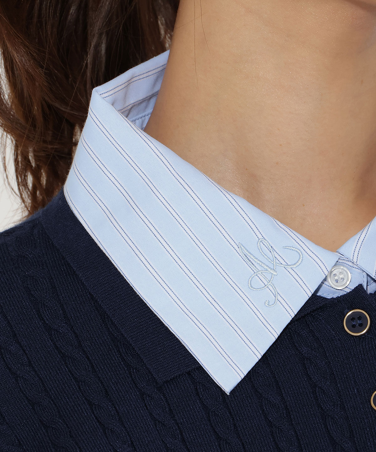 アンドクチュール「シャツ襟ケーブルニット」|ニット・セーター|