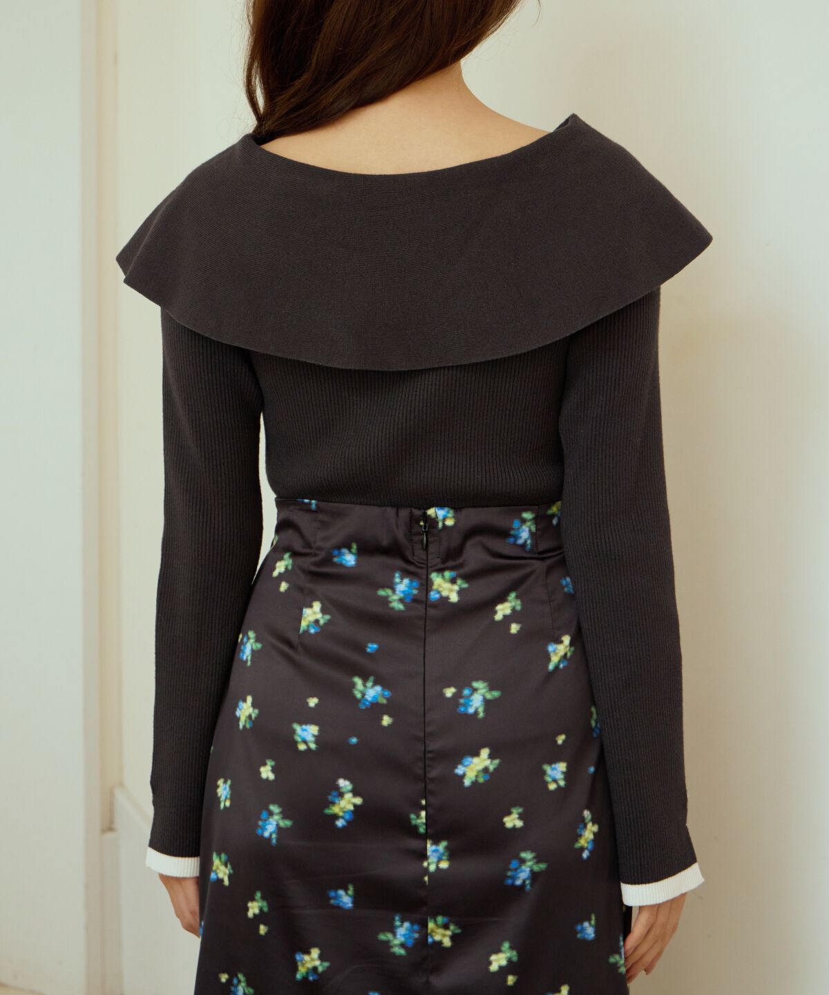 アンドクチュール「ブラーフラワープリントナロースカート」|タイト|